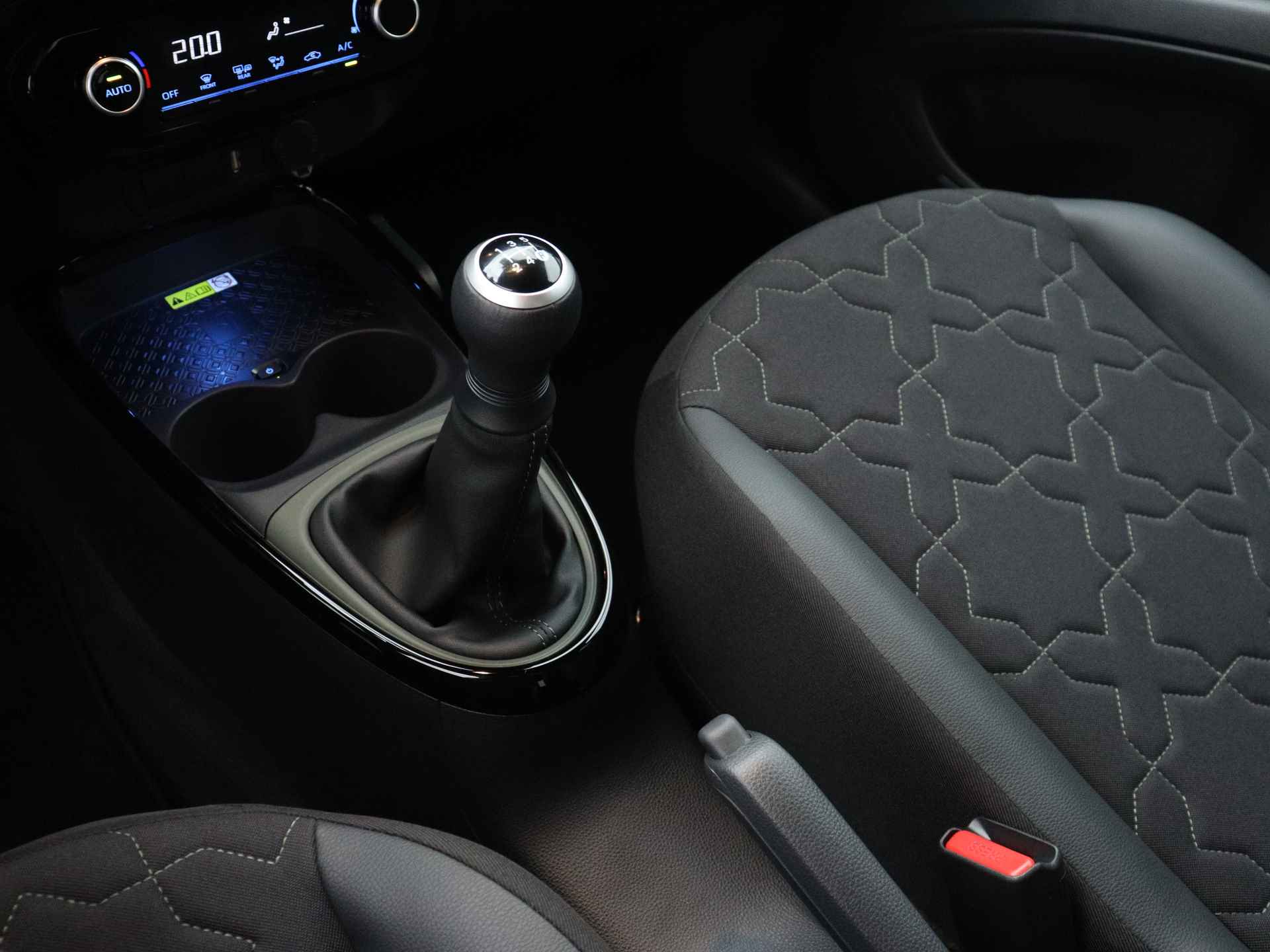 Toyota Aygo X 1.0 VVT-i MT Envy *Demo* | JBL-Audio | Navigatie | - 13/43