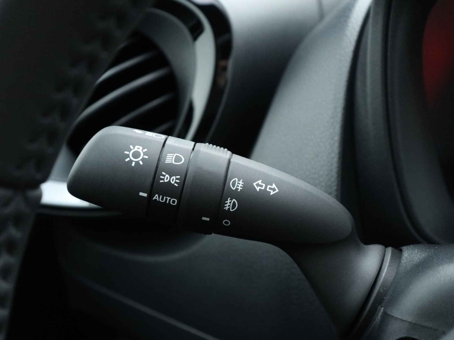 Toyota Aygo X 1.0 VVT-i MT Envy *Demo* | JBL-Audio | Navigatie | - 24/43