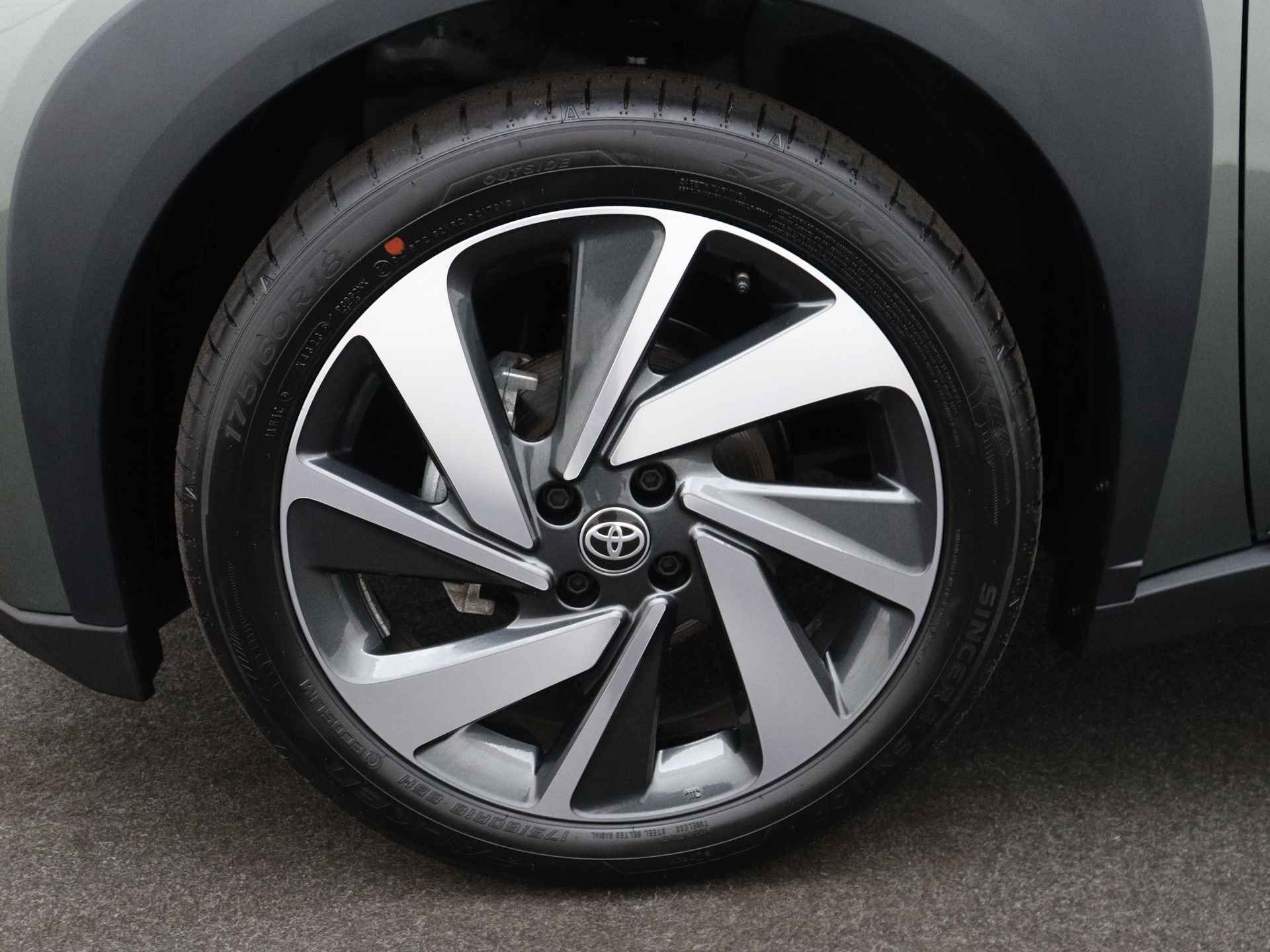 Toyota Aygo X 1.0 VVT-i MT Envy *Demo* | JBL-Audio | Navigatie | - 42/43