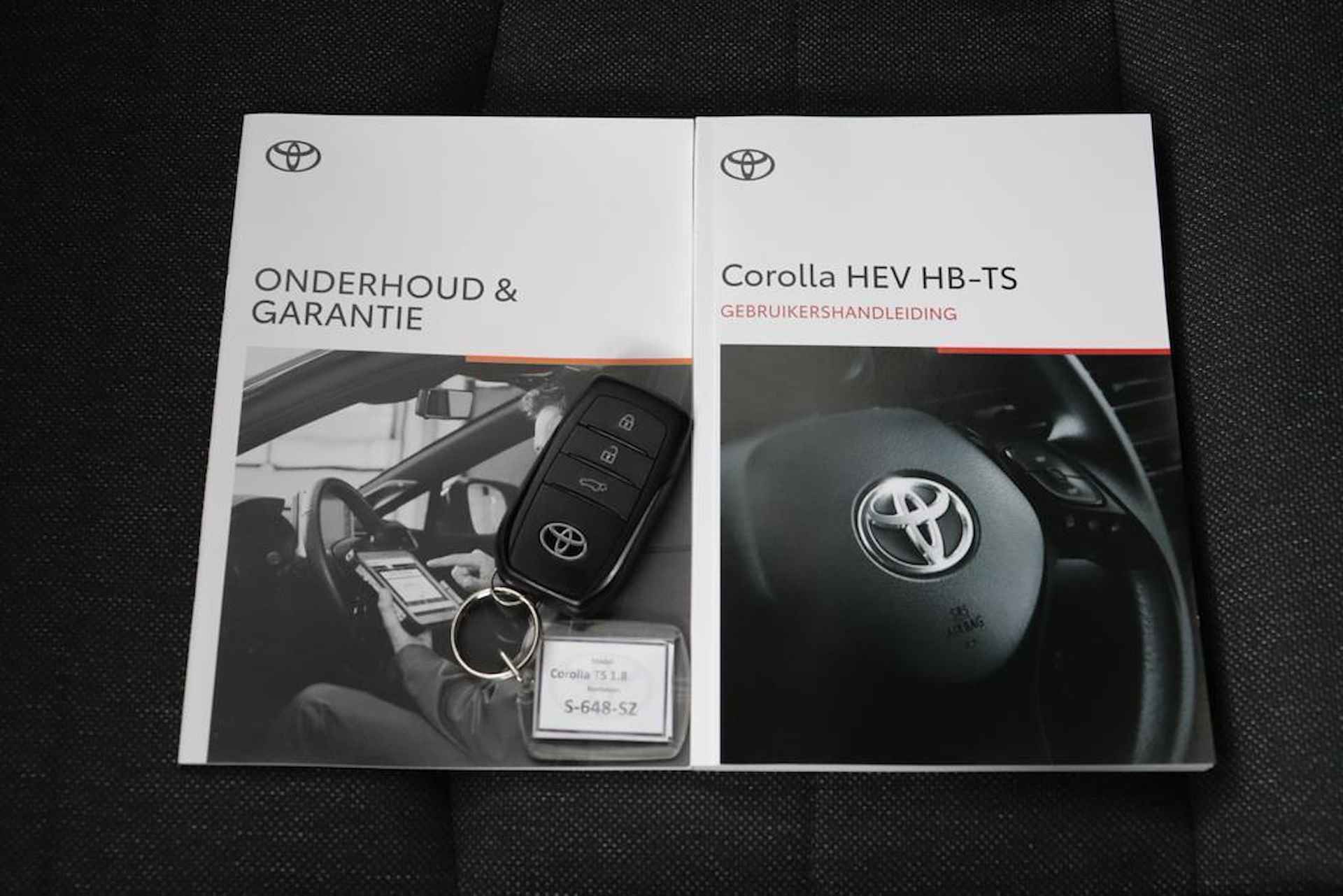 Toyota Corolla Touring Sports 1.8 Hybrid First Edition | Navigatie | Adaptieve-Cruise | Parkeersensoren | Elektrische achterklep | - 11/105