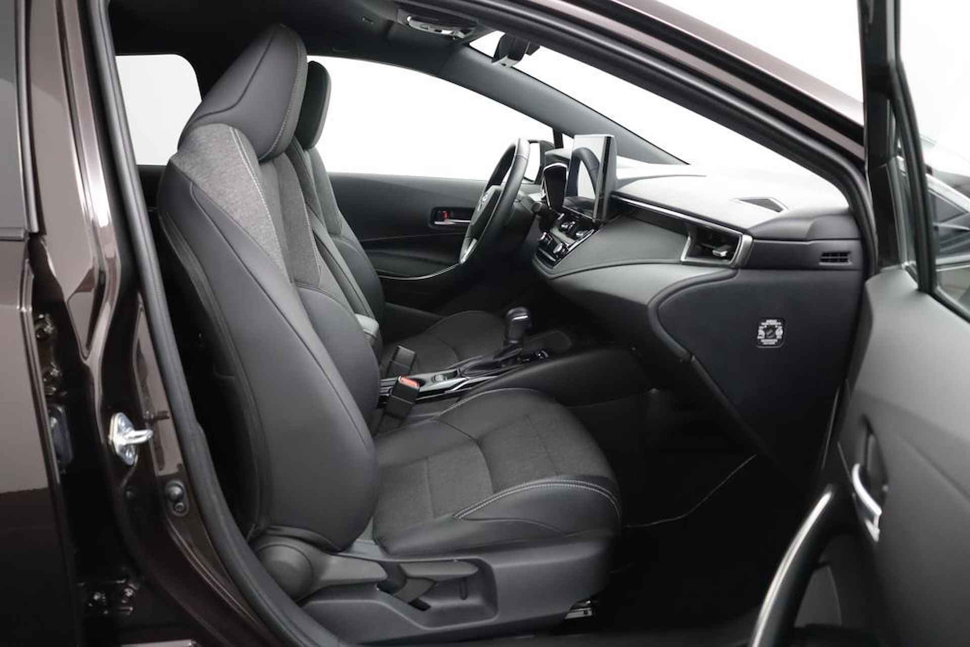 Toyota Corolla Touring Sports 1.8 Hybrid First Edition | Navigatie | Adaptieve-Cruise | Parkeersensoren | Elektrische achterklep | - 21/105
