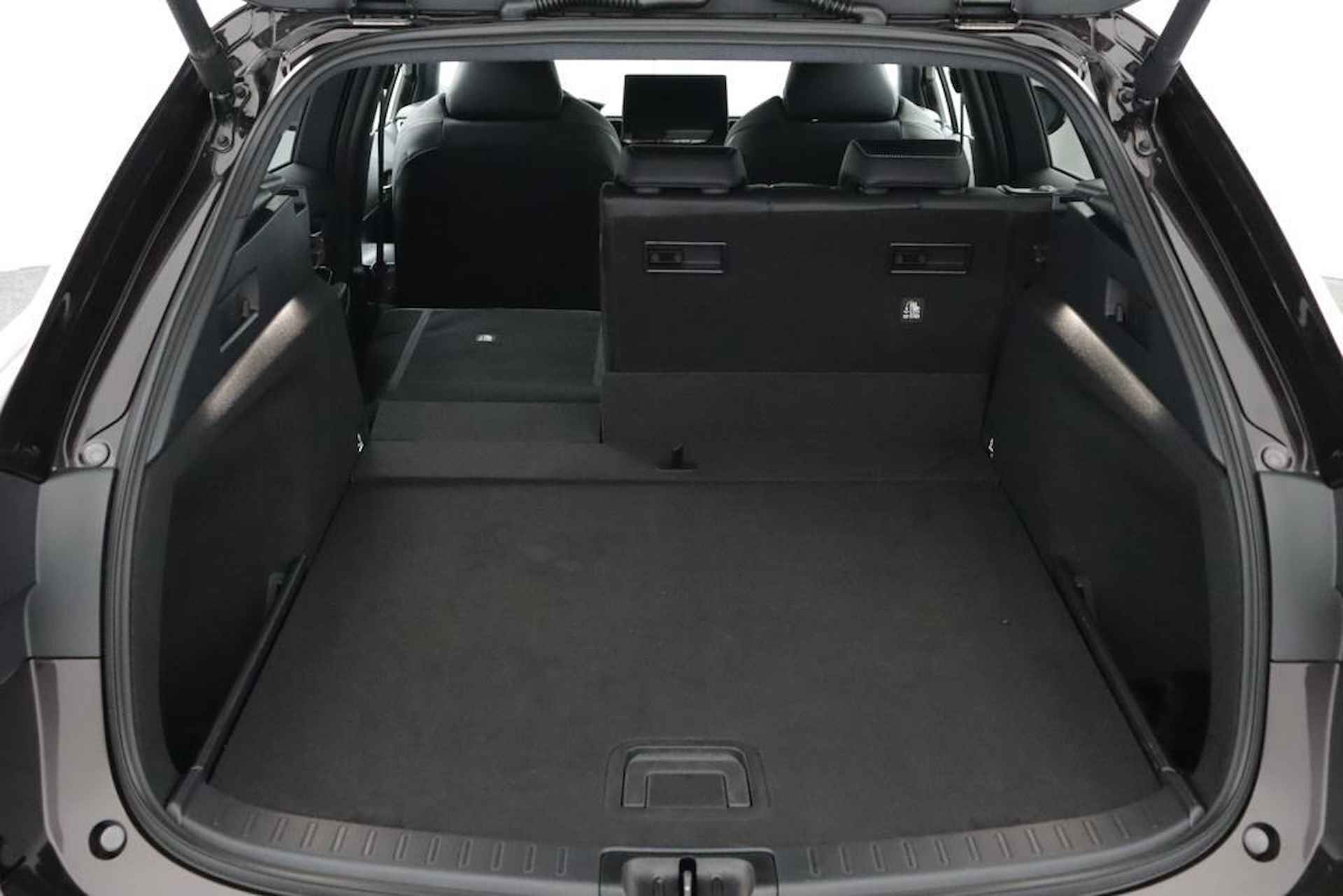 Toyota Corolla Touring Sports 1.8 Hybrid First Edition | Navigatie | Adaptieve-Cruise | Parkeersensoren | Elektrische achterklep | - 23/105
