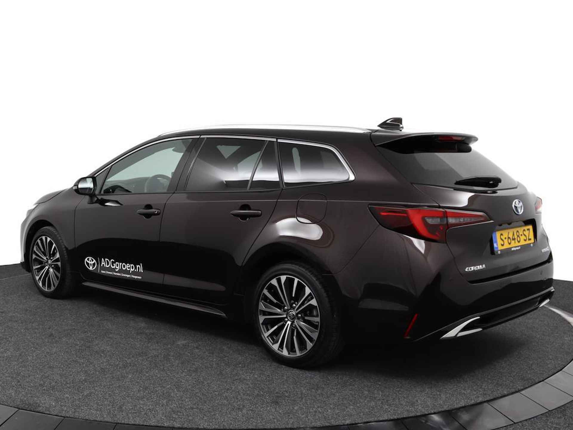 Toyota Corolla Touring Sports 1.8 Hybrid First Edition | Navigatie | Adaptieve-Cruise | Parkeersensoren | Elektrische achterklep | - 61/105