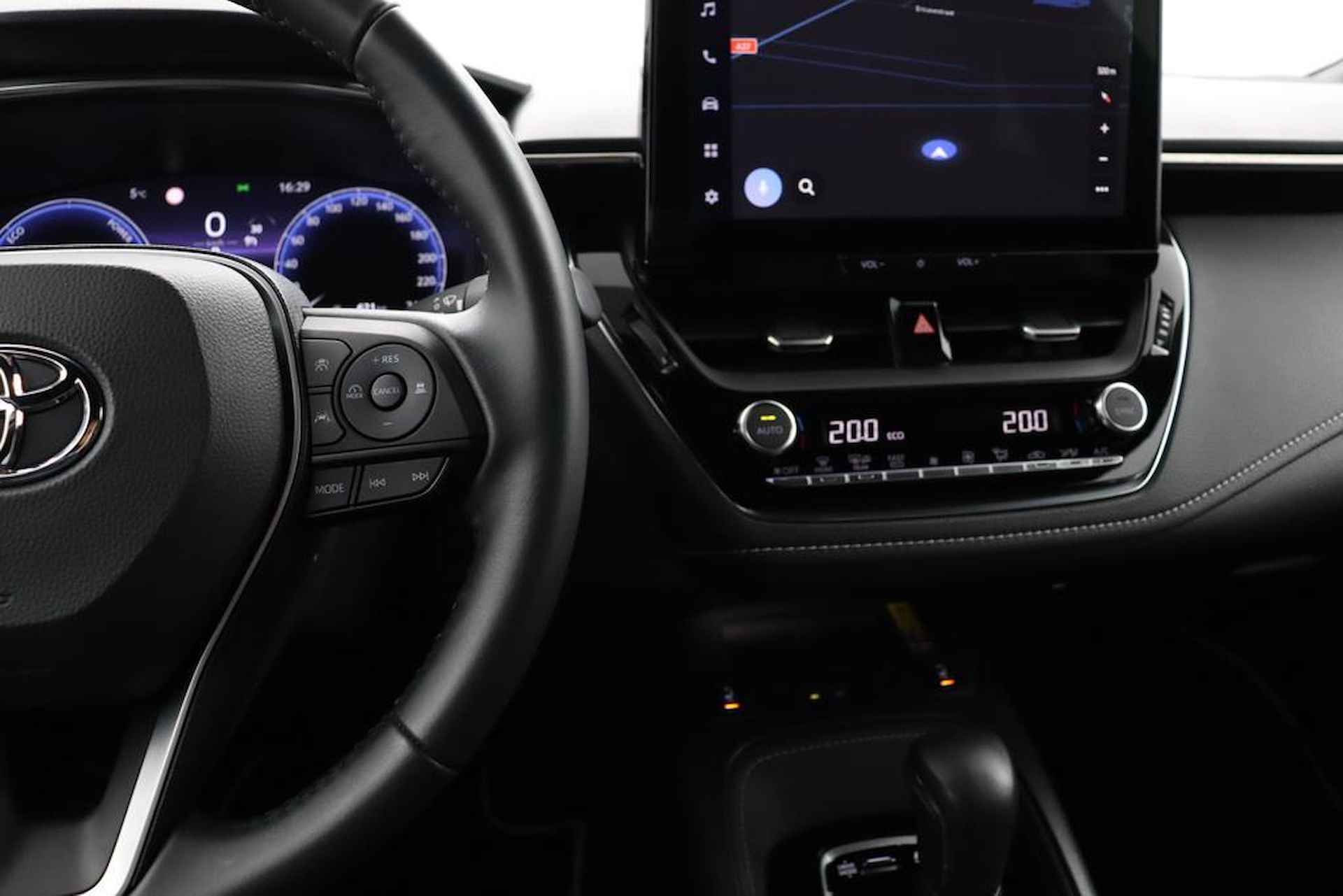 Toyota Corolla Touring Sports 1.8 Hybrid First Edition | Navigatie | Adaptieve-Cruise | Parkeersensoren | Elektrische achterklep | - 70/105