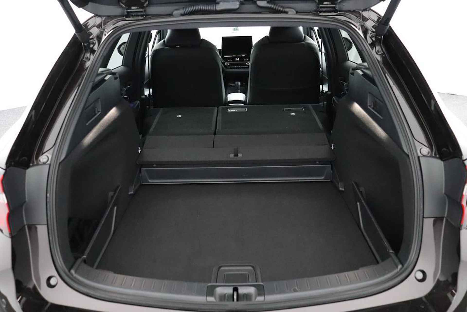 Toyota Corolla Touring Sports 1.8 Hybrid First Edition | Navigatie | Adaptieve-Cruise | Parkeersensoren | Elektrische achterklep | - 74/105