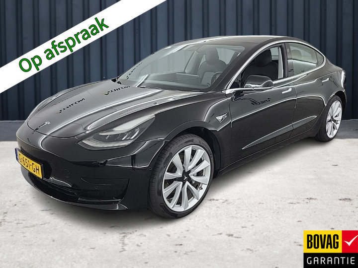 Tesla Model 3 Standard RWD Plus 60 kWh (238 PK) 1e-Eig, Tesla-Dealer-Onderh, 12-Mnd-BOVAG, NL-Auto, Leer, Panorama, Autopilot, Keyless-Entry/Start, Achteruitrijcamera, Parkeersensoren-V+A, DAB, Bluetooth, Stoelverwarming, Licht-Zicht-Pakket, Lm-Velgen-18Inch, Privacy-Glas