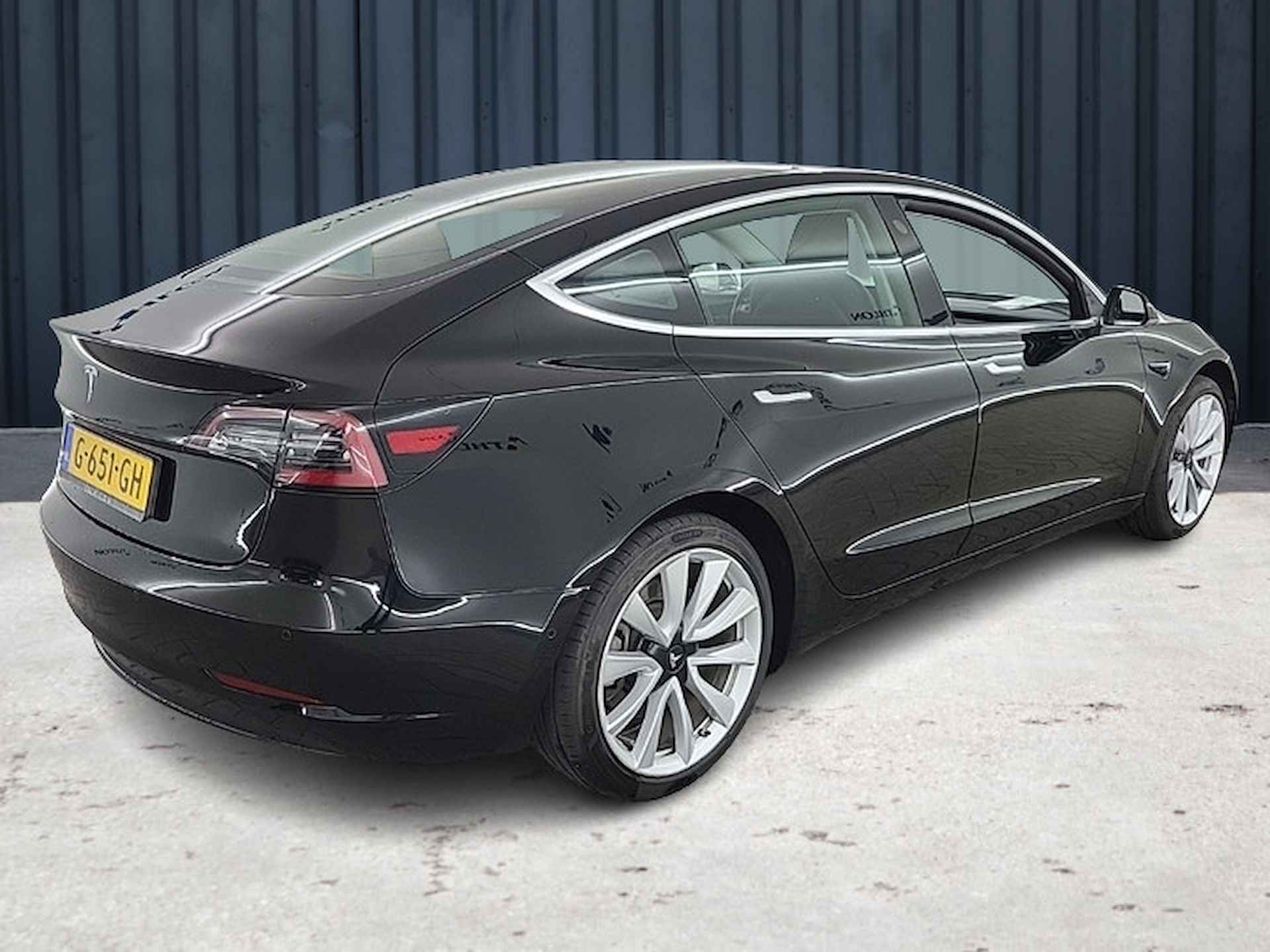 Tesla Model 3 Standard RWD Plus 60 kWh (238 PK) 1e-Eig, Tesla-Dealer-Onderh, 12-Mnd-BOVAG, NL-Auto, Leer, Panorama, Autopilot, Keyless-Entry/Start, Achteruitrijcamera, Parkeersensoren-V+A, DAB, Bluetooth, Stoelverwarming, Licht-Zicht-Pakket, Lm-Velgen-18Inch, Privacy-Glas - 4/19