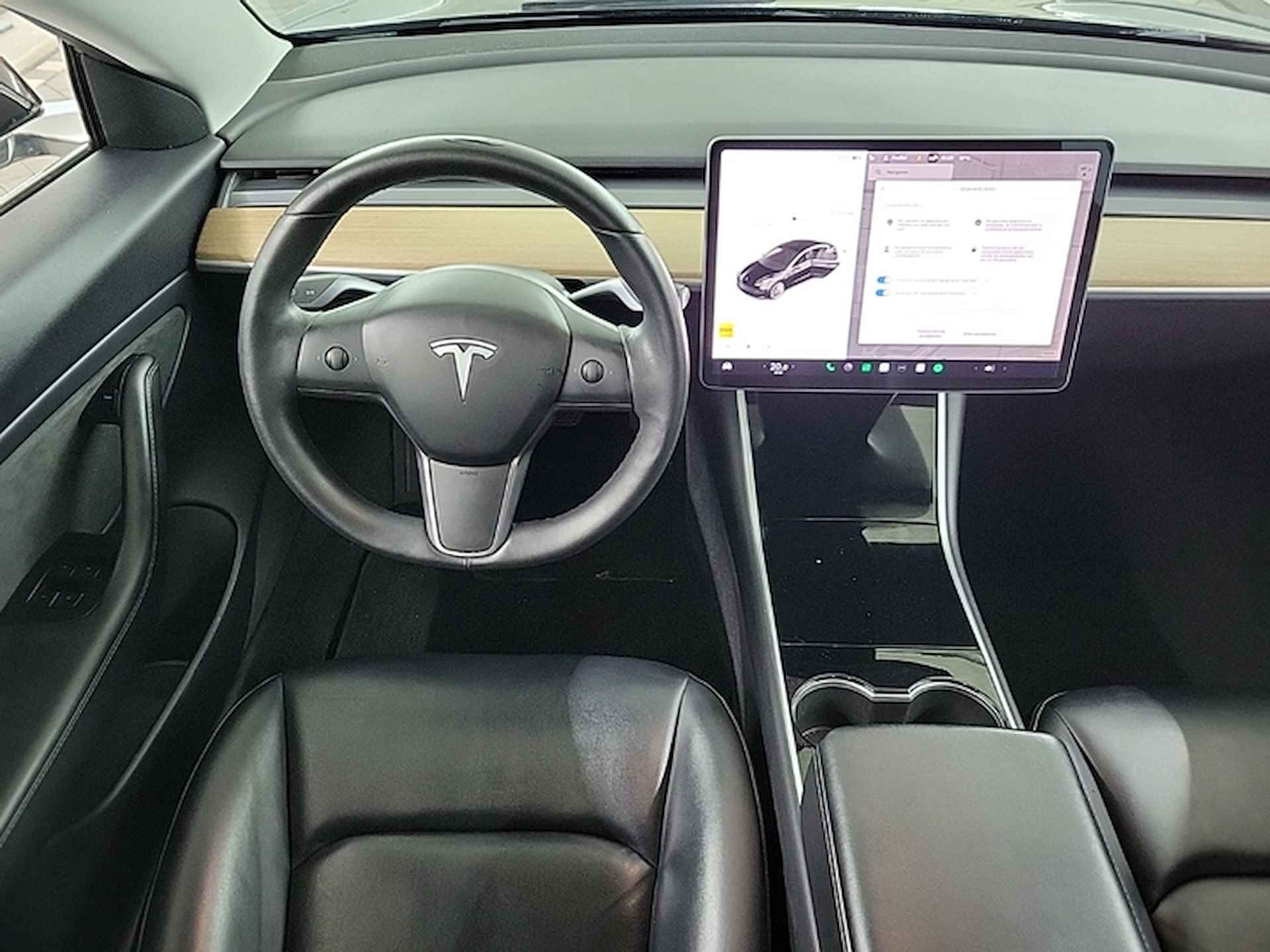 Tesla Model 3 Standard RWD Plus 60 kWh (238 PK) 1e-Eig, Tesla-Dealer-Onderh, 12-Mnd-BOVAG, NL-Auto, Leer, Panorama, Autopilot, Keyless-Entry/Start, Achteruitrijcamera, Parkeersensoren-V+A, DAB, Bluetooth, Stoelverwarming, Licht-Zicht-Pakket, Lm-Velgen-18Inch, Privacy-Glas - 10/20