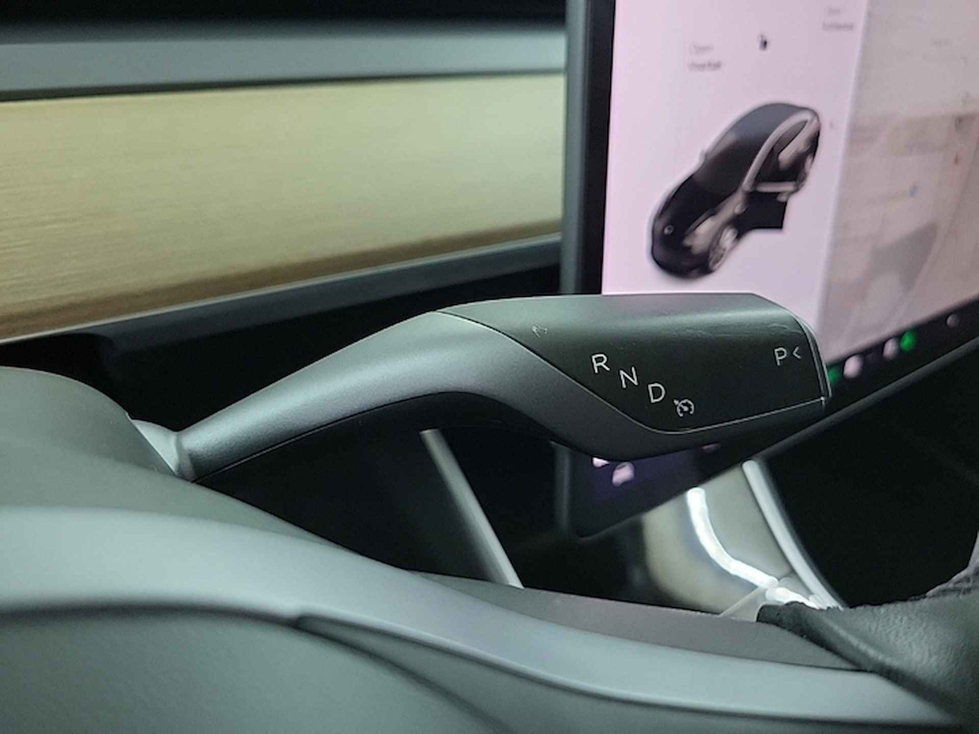 Tesla Model 3 Standard RWD Plus 60 kWh (238 PK) 1e-Eig, Tesla-Dealer-Onderh, 12-Mnd-BOVAG, NL-Auto, Leer, Panorama, Autopilot, Keyless-Entry/Start, Achteruitrijcamera, Parkeersensoren-V+A, DAB, Bluetooth, Stoelverwarming, Licht-Zicht-Pakket, Lm-Velgen-18Inch, Privacy-Glas - 14/20