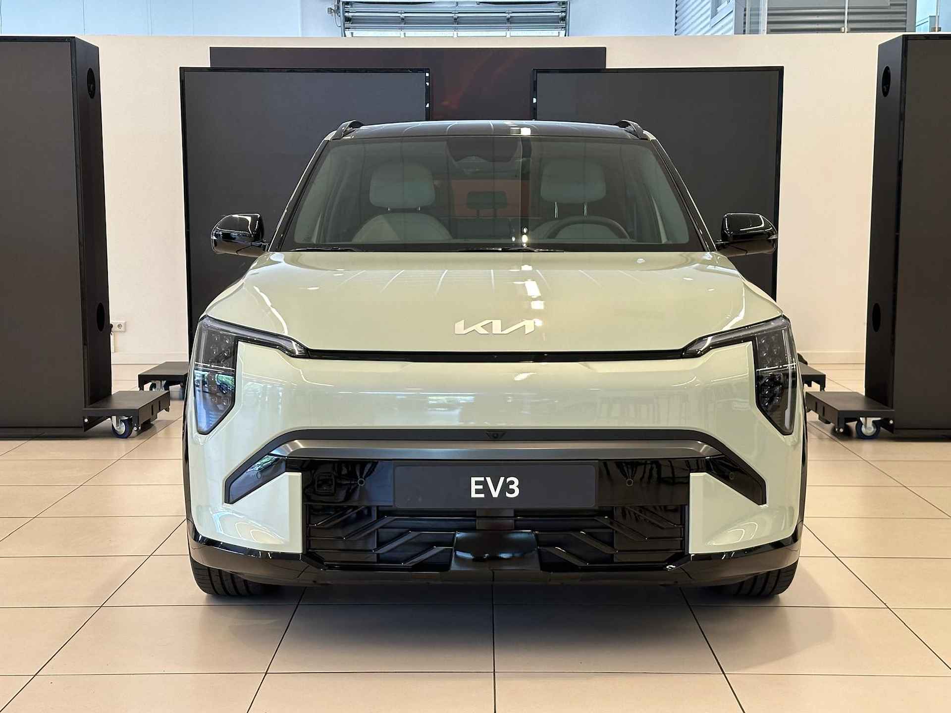 Kia Ev3 81,4 kWh 204pk GT-PlusLine | Plan nu uw proefrit ! | Nieuw te bestellen vanaf 36.995,- | Tijdelijk met gratis metallic lak t.w.v. 795,- | - 2/17