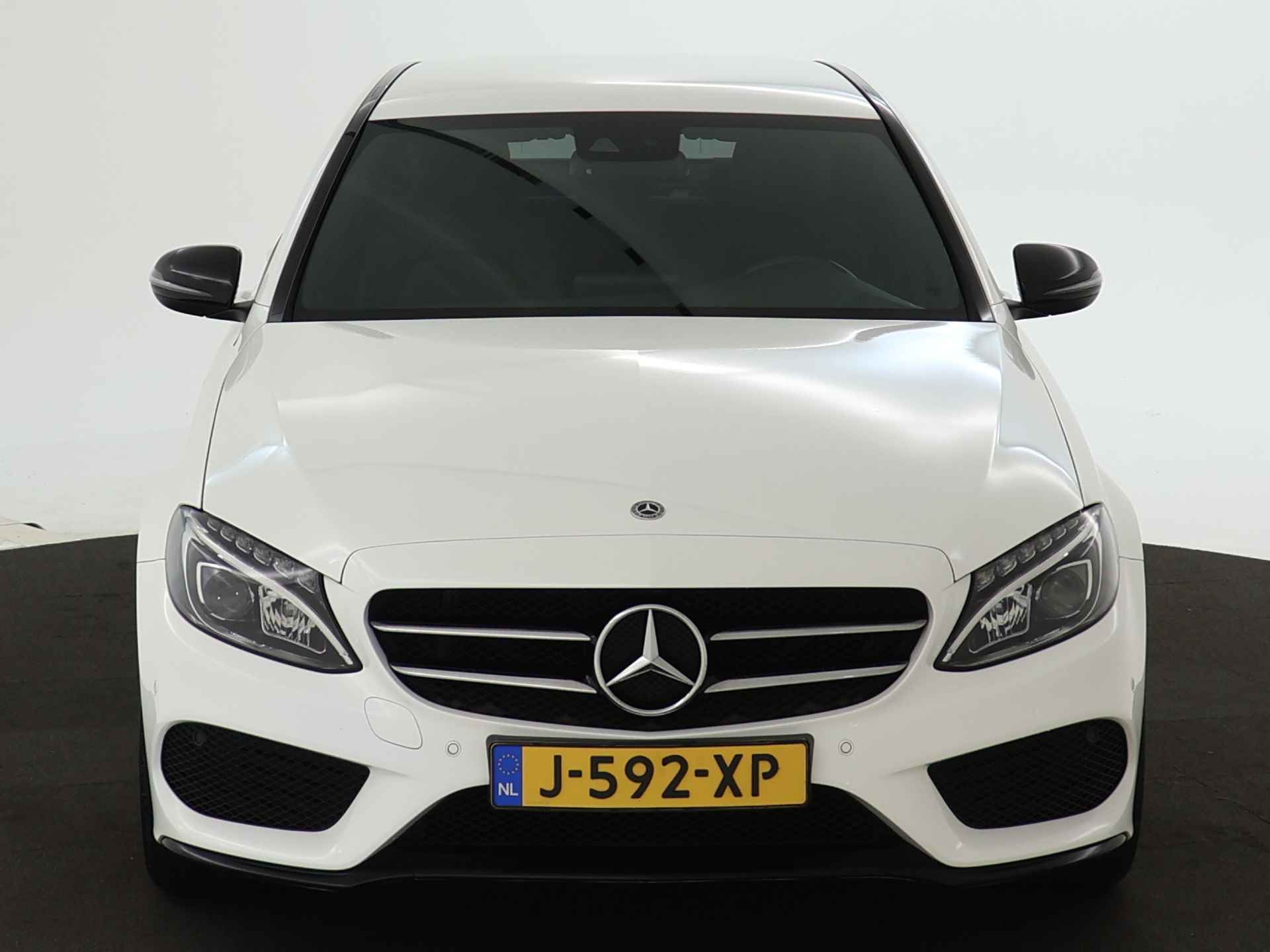 Mercedes-Benz C-Klasse 200 AMG Nightpakket | Trekhaak | Stoelverwarming | Parkeerpakket met Camera | Sfeerverlichting | Inclusief 12 Maanden Garantie - 28/45