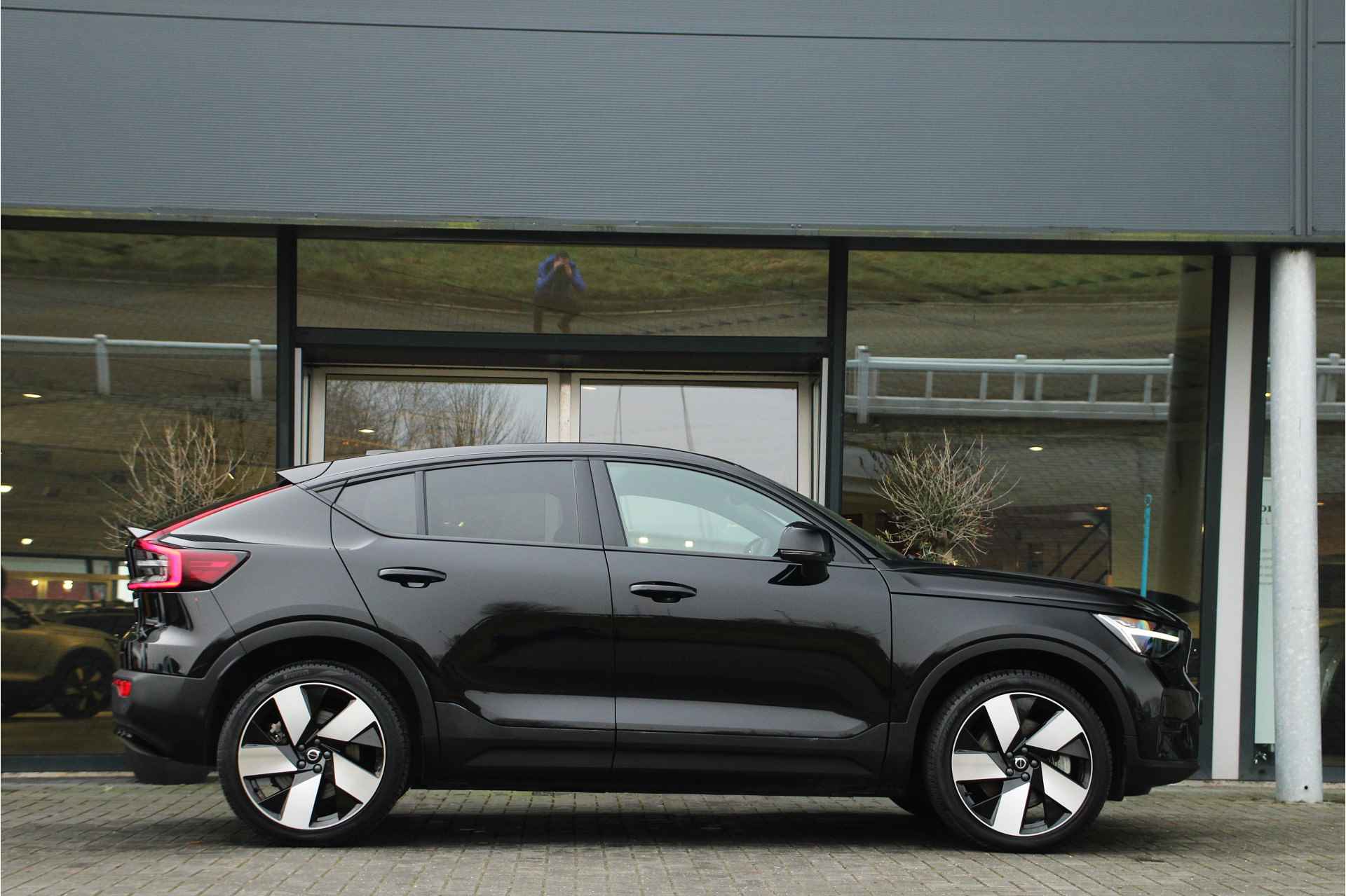 Volvo C40 Single Motor Plus 69 kWh | Adaptive Cruise | BLIS | Panoramadak | Camera | Keyless | 20-Inch | Getint Glas - 5/43