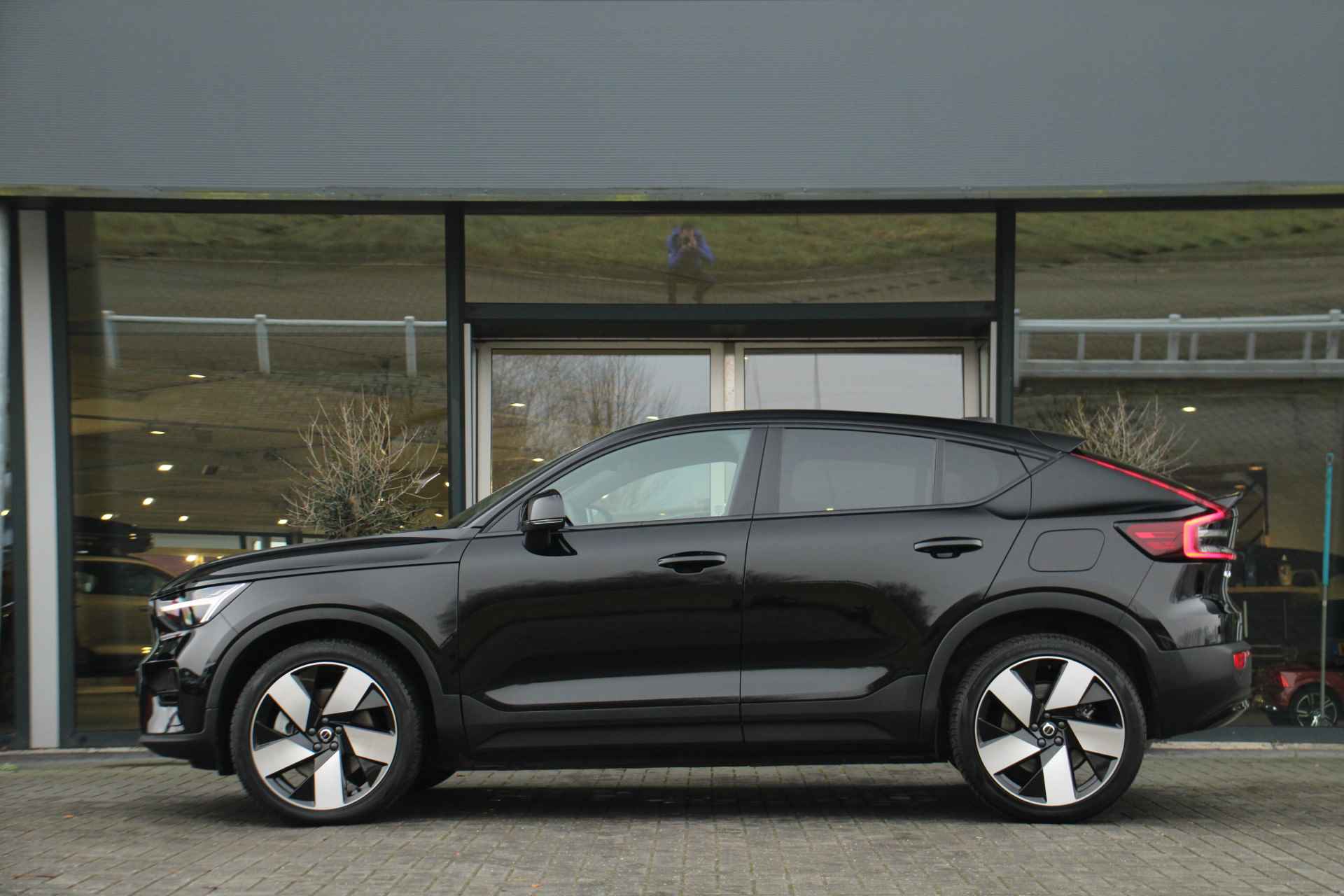 Volvo C40 Single Motor Plus 69 kWh | Adaptive Cruise | BLIS | Panoramadak | Camera | Keyless | 20-Inch | Getint Glas - 6/43