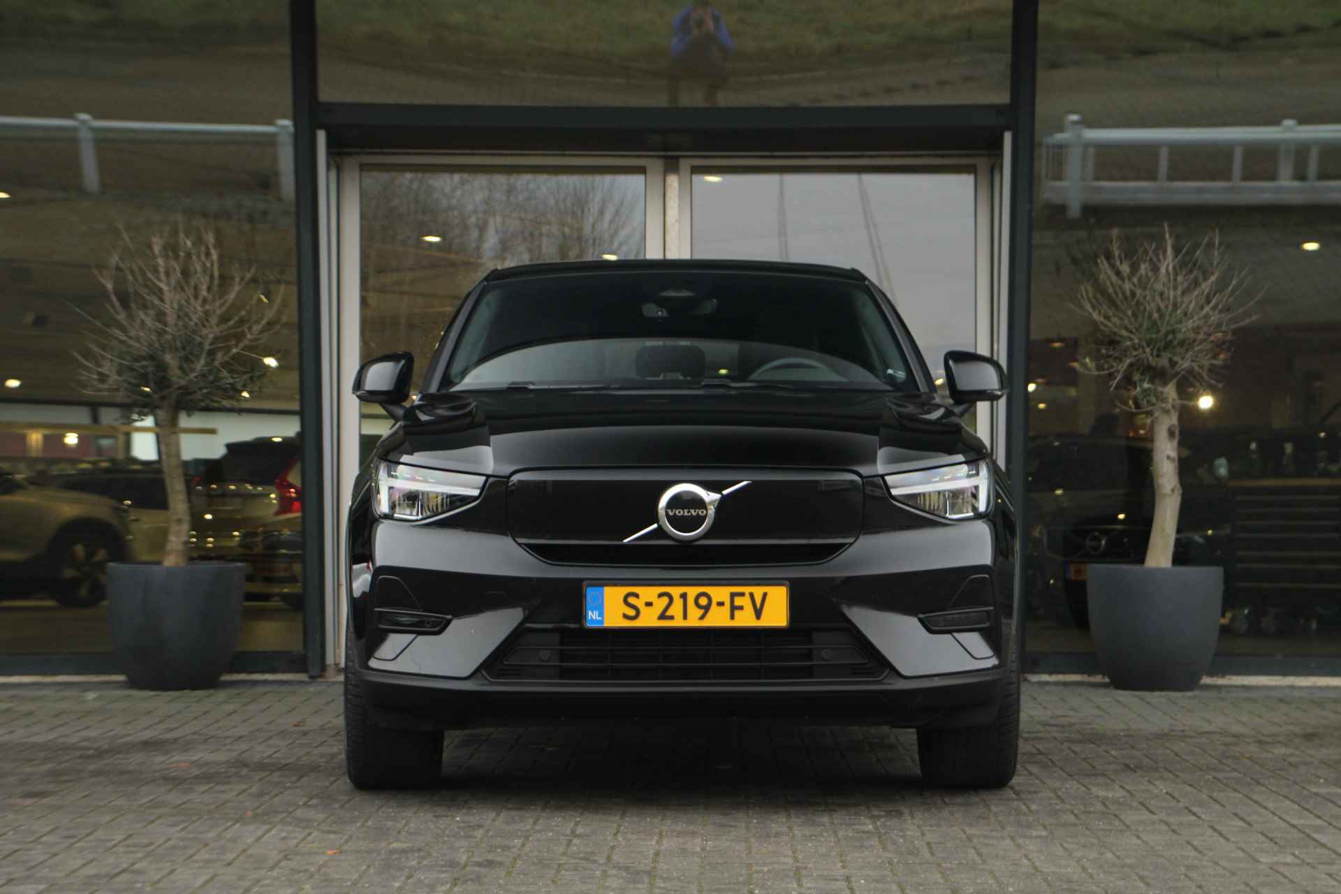 Volvo C40 Single Motor Plus 69 kWh | Adaptive Cruise | BLIS | Panoramadak | Camera | Keyless | 20-Inch | Getint Glas - 7/43