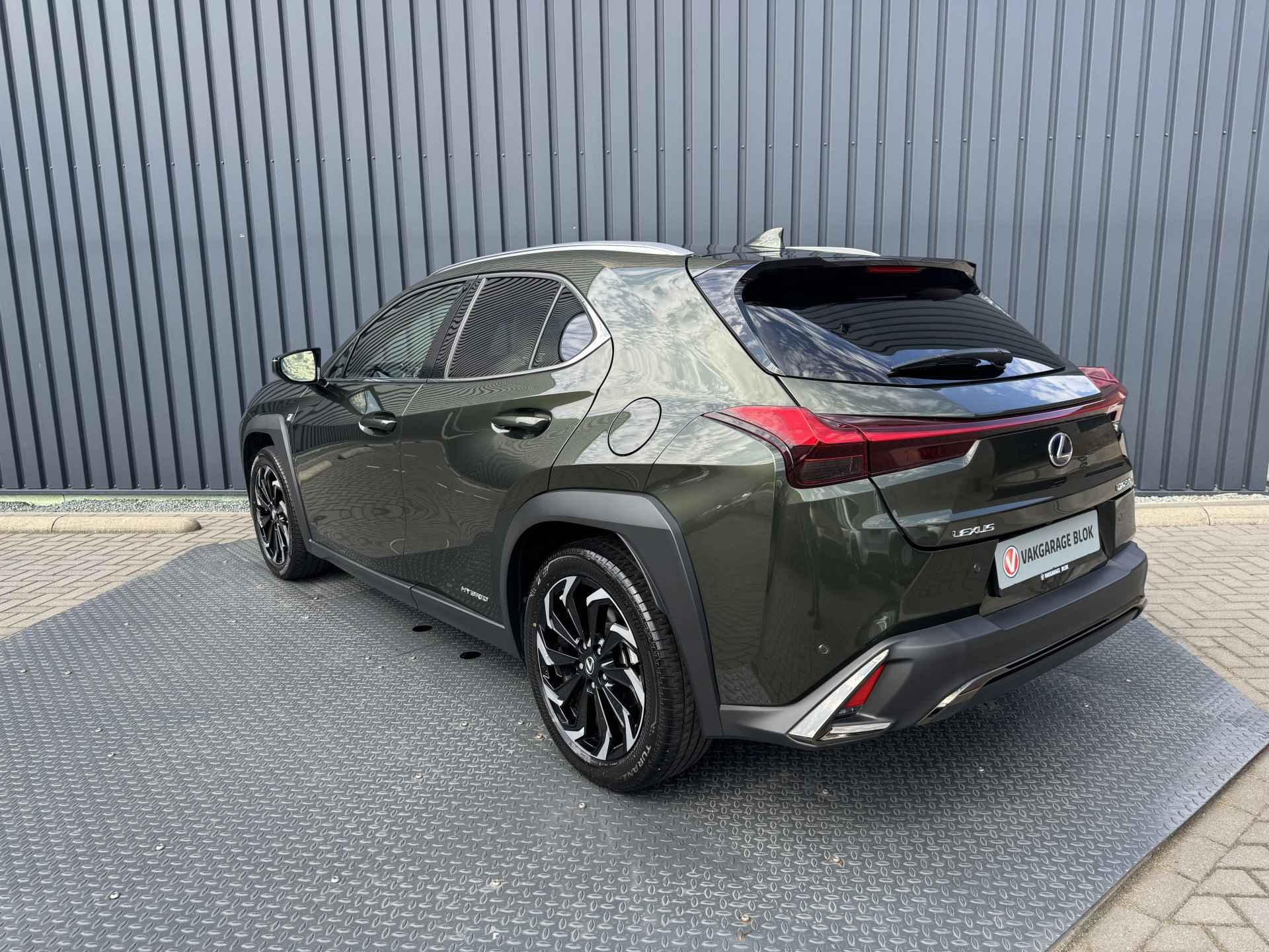 Lexus UX 250h F Sport Premium / President Pack | Ivoor leer | afnm. Trekhaak | 10 jr Garantie | Rijklaar!! - 13/48