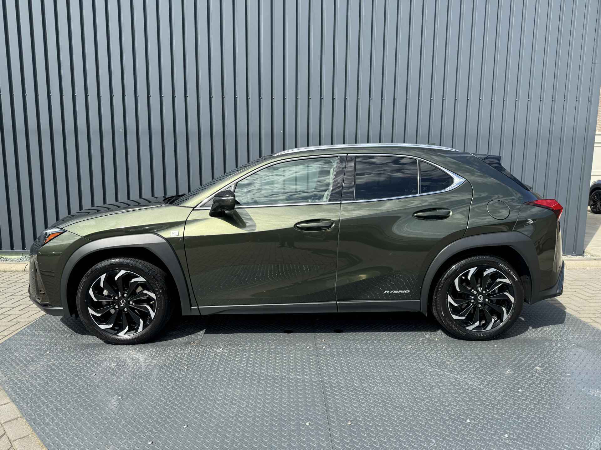 Lexus UX 250h F Sport Premium / President Pack | Ivoor leer | afnm. Trekhaak | 10 jr Garantie | Rijklaar!! - 15/48