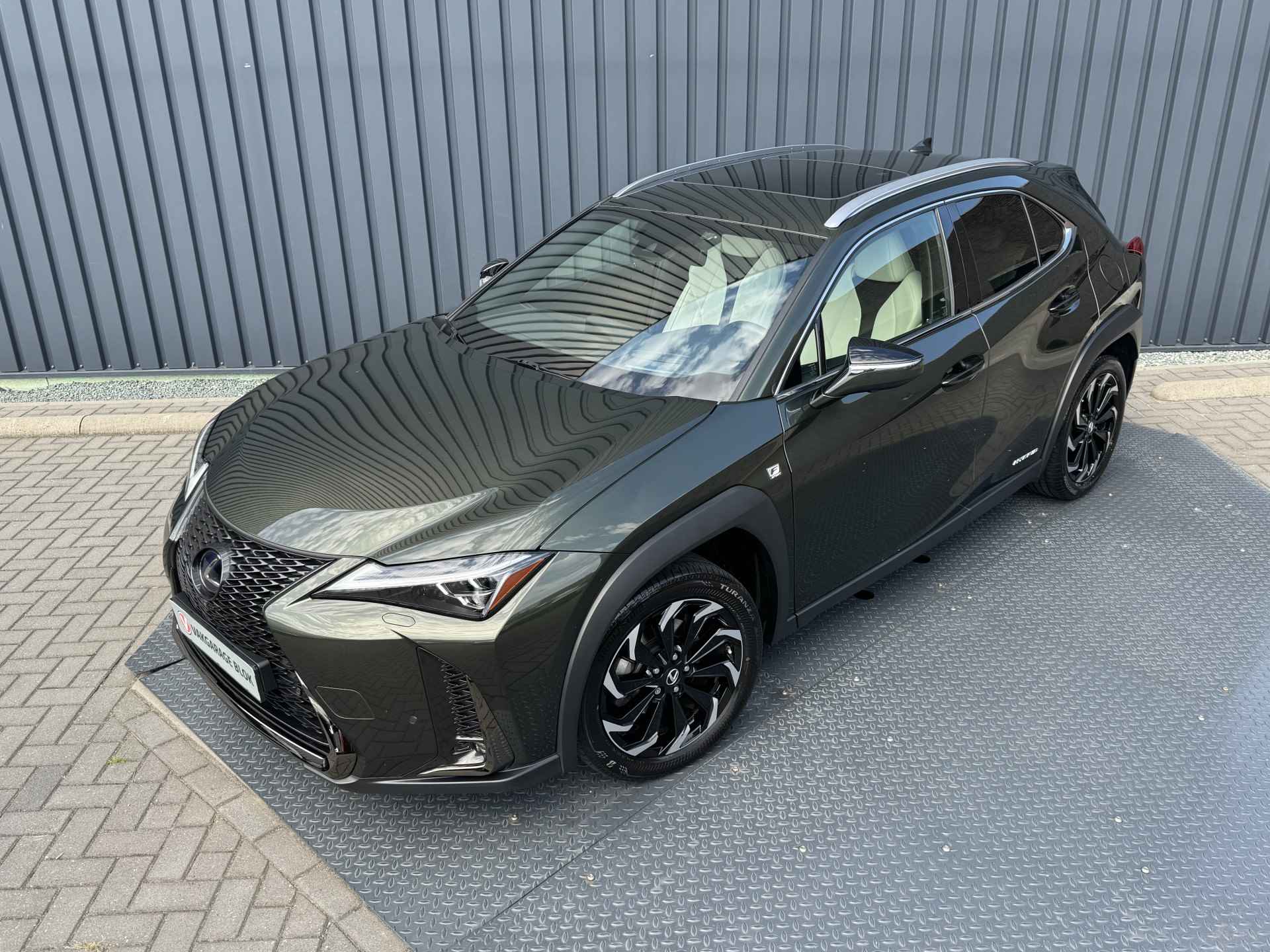 Lexus UX 250h F Sport Premium / President Pack | Ivoor leer | afnm. Trekhaak | 10 jr Garantie | Rijklaar!! - 3/48