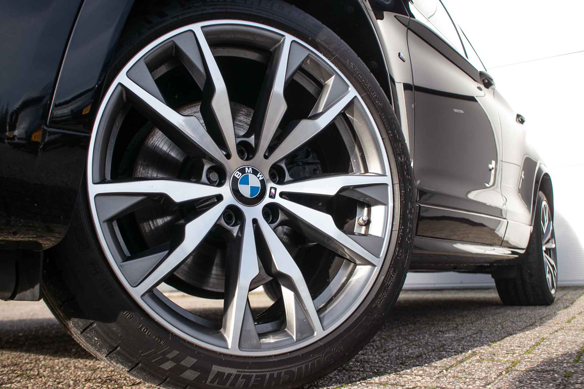BMW X4 M40i High Executive Automaat 361 PK - All in rijklaarprijs | Schuifdak | Trekhaak wegkl. | Leder | Mem. stoelen | Nav - 17/61