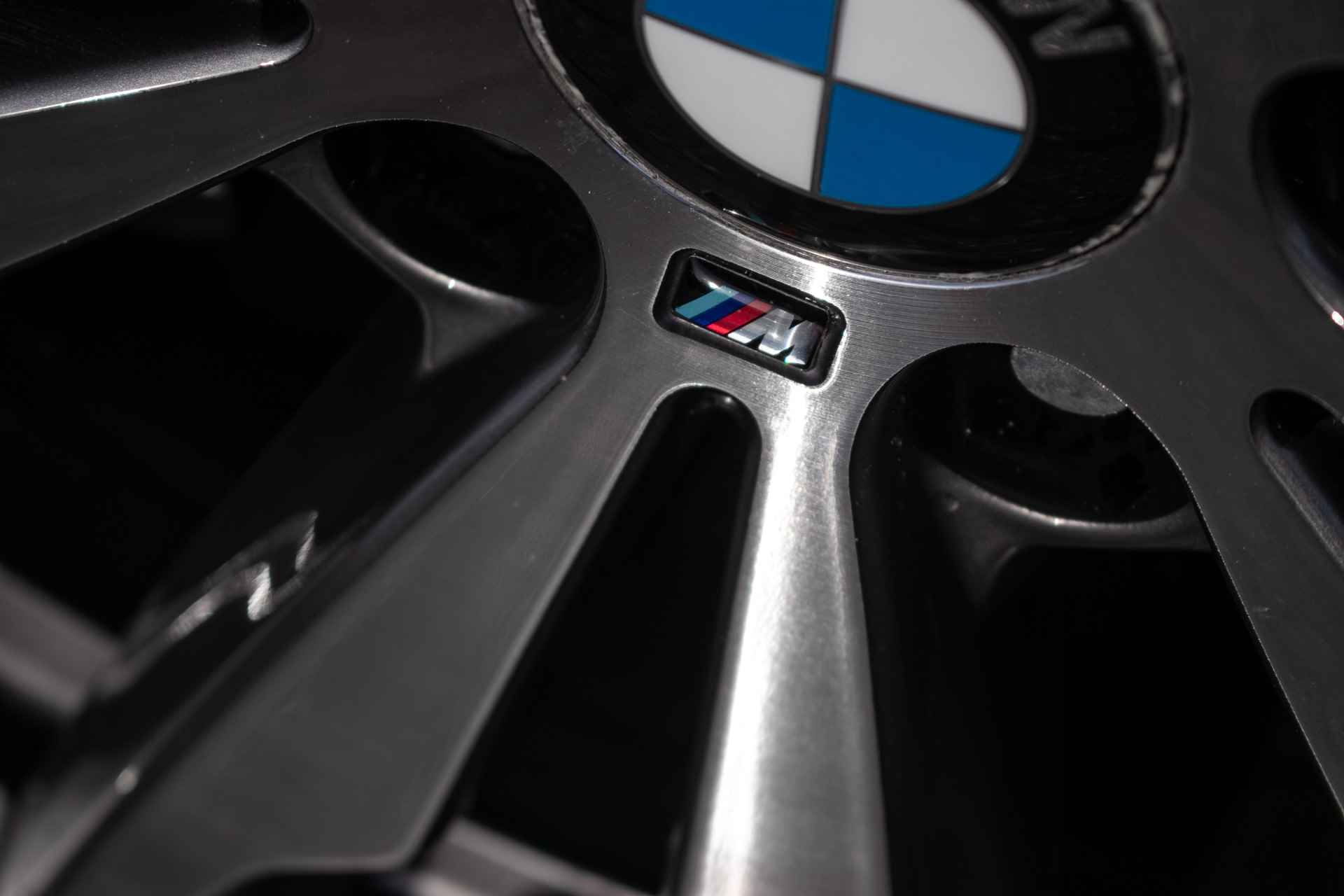 BMW X4 M40i High Executive Automaat 361 PK - All in rijklaarprijs | Schuifdak | Trekhaak wegkl. | Leder | Mem. stoelen | Nav - 18/61