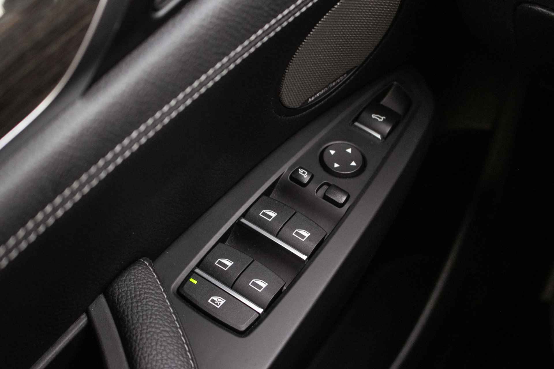 BMW X4 M40i High Executive Automaat 361 PK - All in rijklaarprijs | Schuifdak | Trekhaak wegkl. | Leder | Mem. stoelen | Nav - 55/61