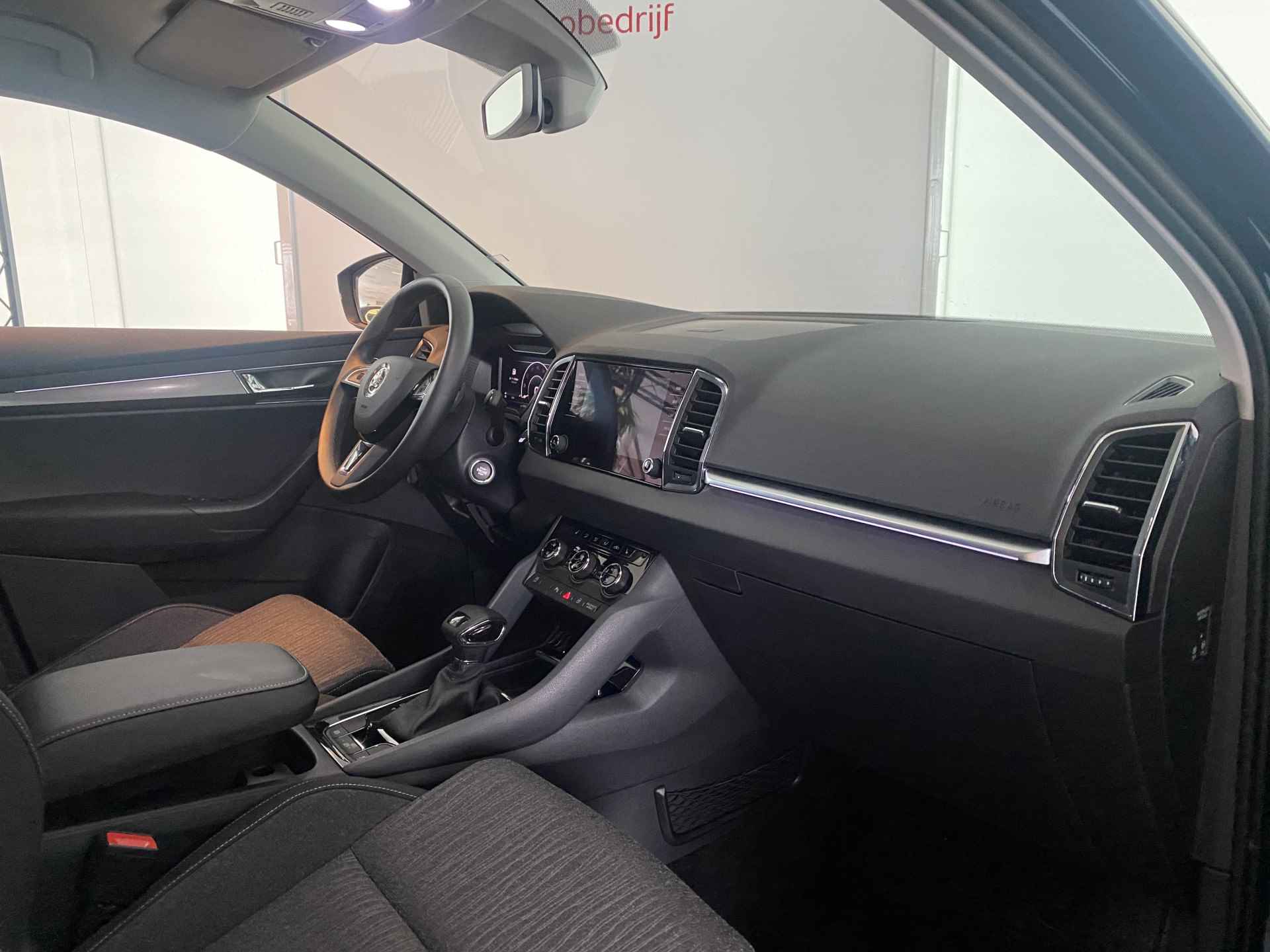 Škoda Karoq 1.5 TSI ACT Style | Automaat | Apple CarPlay | Navi | Climate Control | DAB | Verwarmde Voorruit | - 9/44