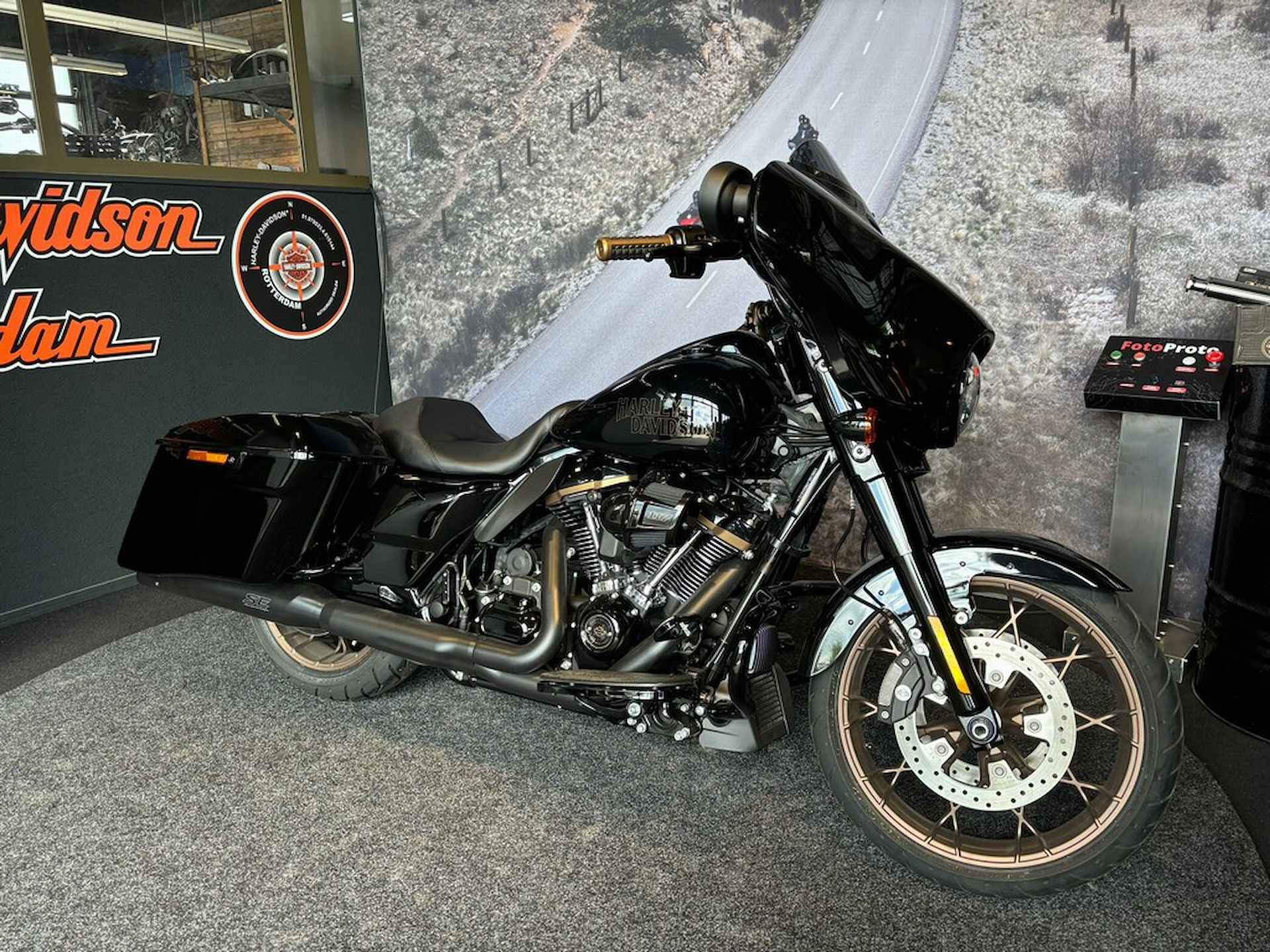 Harley-Davidson FLHXST STREET GLIDE ST - 5/12