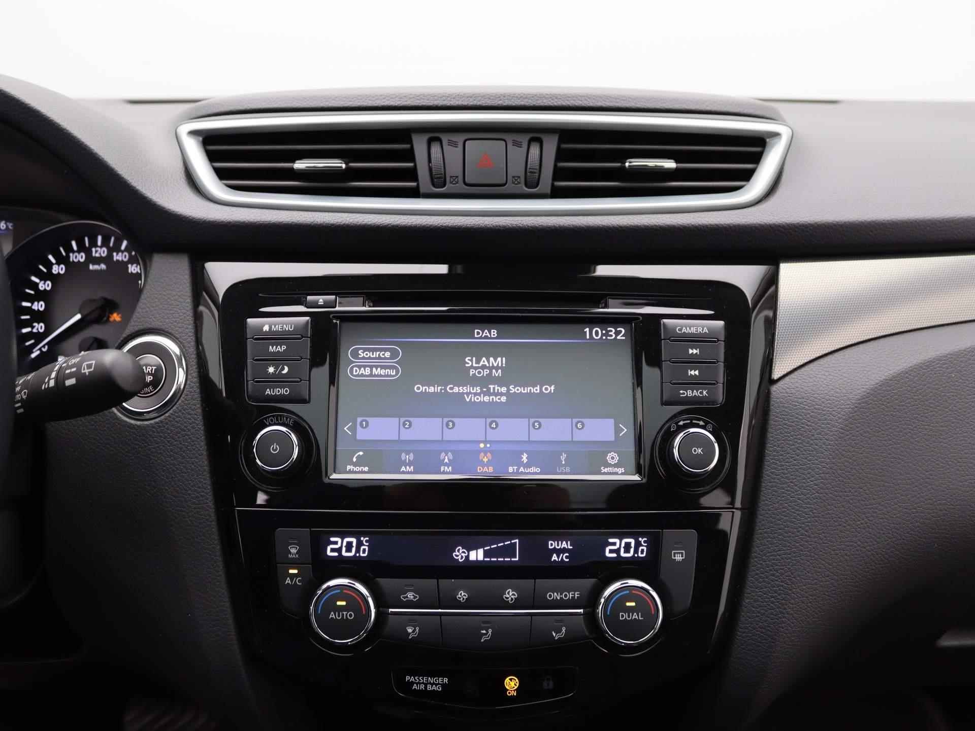 Nissan Qashqai 1.3 DIG-T Premium Edition Automaat | Airco | Navigatie | Cruise Control | Leren Bekleding | panoramadak | lichtmetalen velgen 19" | - 9/45