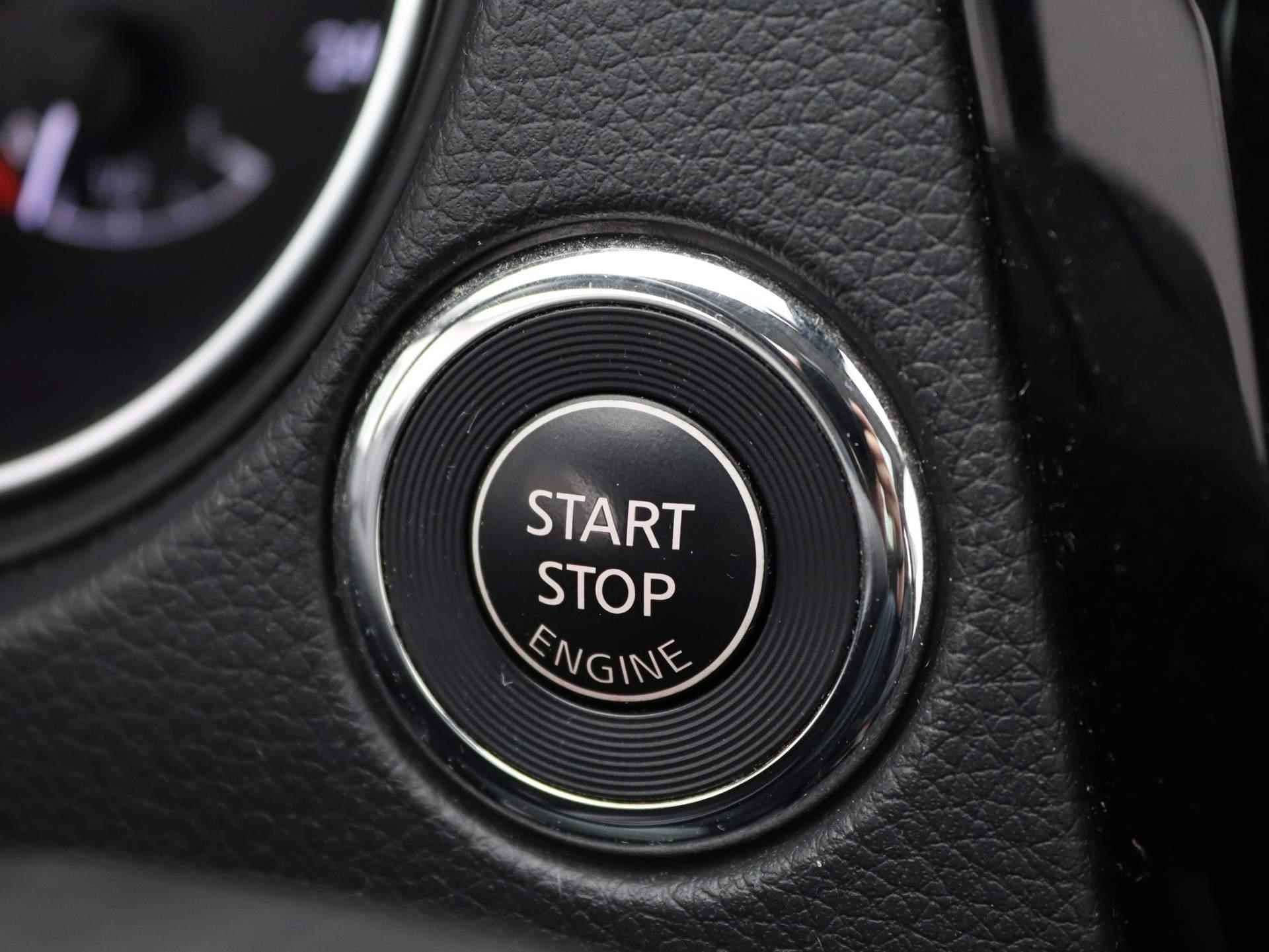 Nissan Qashqai 1.3 DIG-T Premium Edition Automaat | Airco | Navigatie | Cruise Control | Leren Bekleding | panoramadak | lichtmetalen velgen 19" | - 17/45