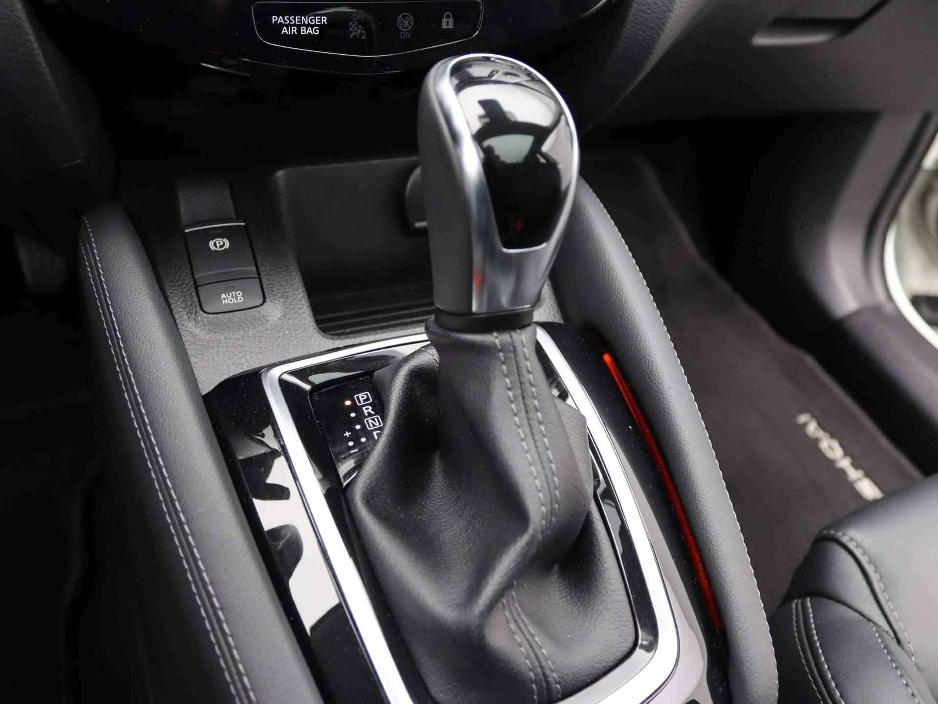 Nissan Qashqai 1.3 DIG-T Premium Edition Automaat | Airco | Navigatie | Cruise Control | Leren Bekleding | panoramadak | lichtmetalen velgen 19" | - 18/45