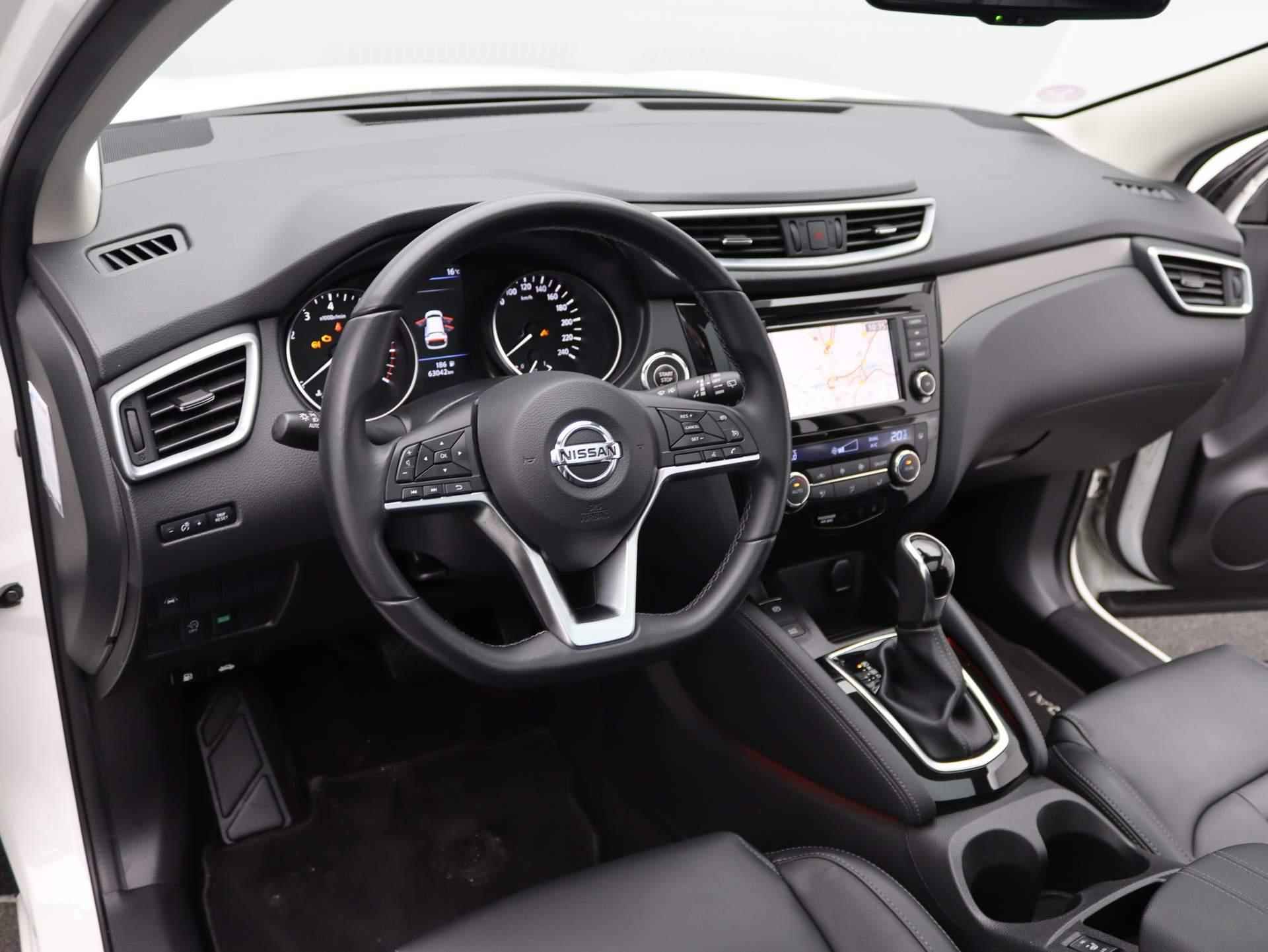 Nissan Qashqai 1.3 DIG-T Premium Edition Automaat | Airco | Navigatie | Cruise Control | Leren Bekleding | panoramadak | lichtmetalen velgen 19" | - 28/45