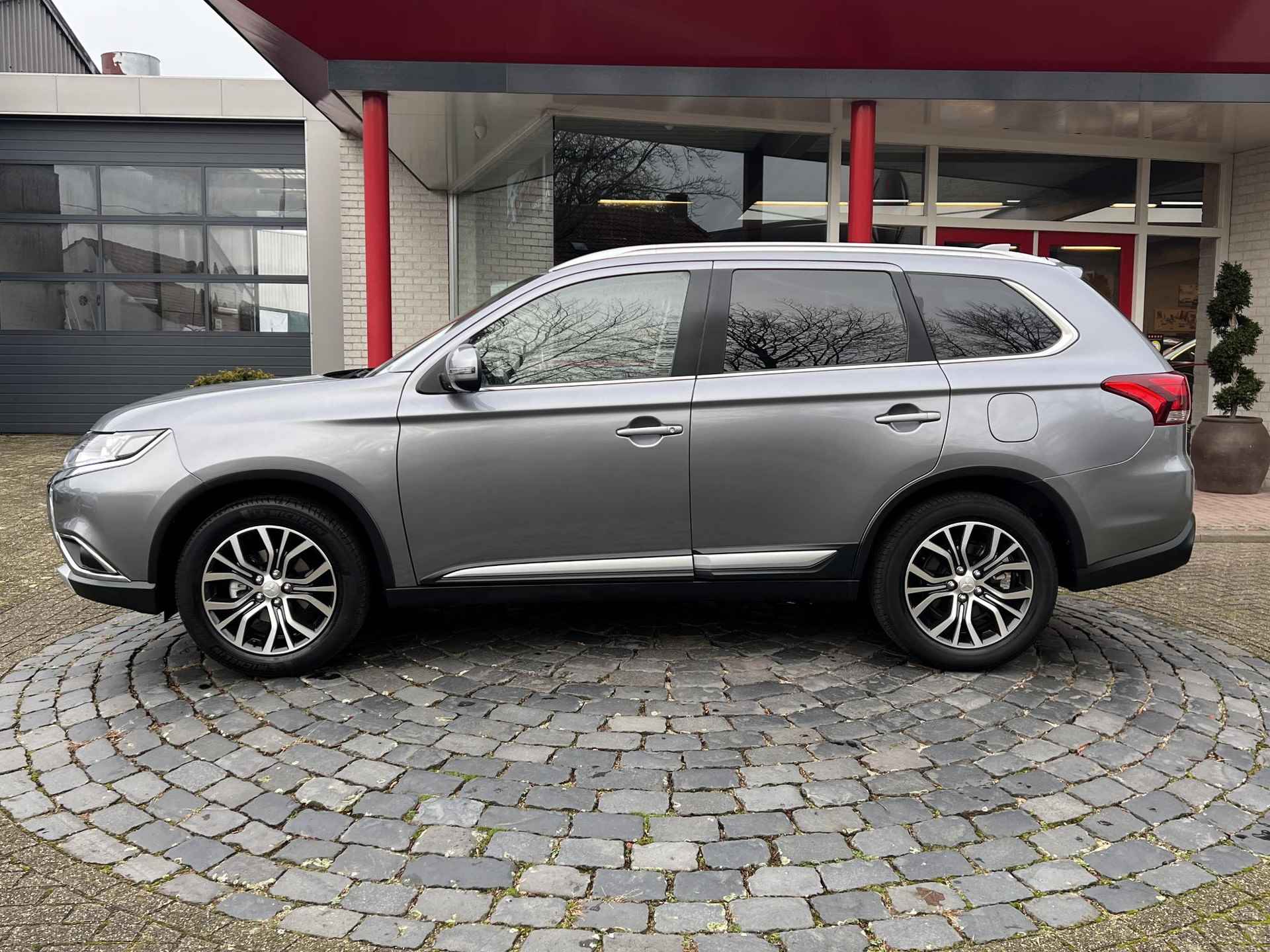 Mitsubishi Outlander 2.0 Connect Edition | Trekhaak | Carplay | 18" LMV | All-in rijklaaprijs - 3/39