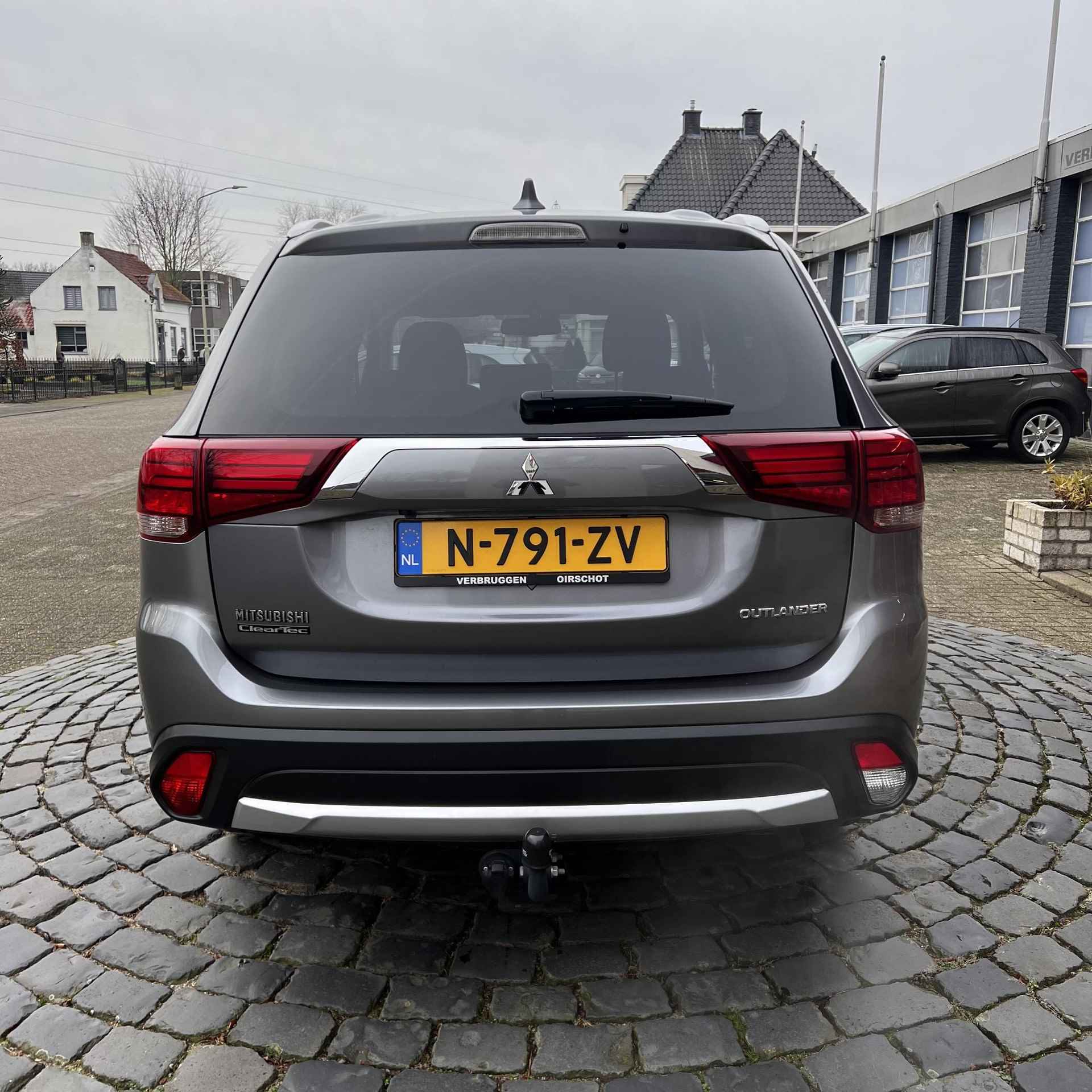 Mitsubishi Outlander 2.0 Connect Edition | Trekhaak | Carplay | 18" LMV | All-in rijklaaprijs - 28/39