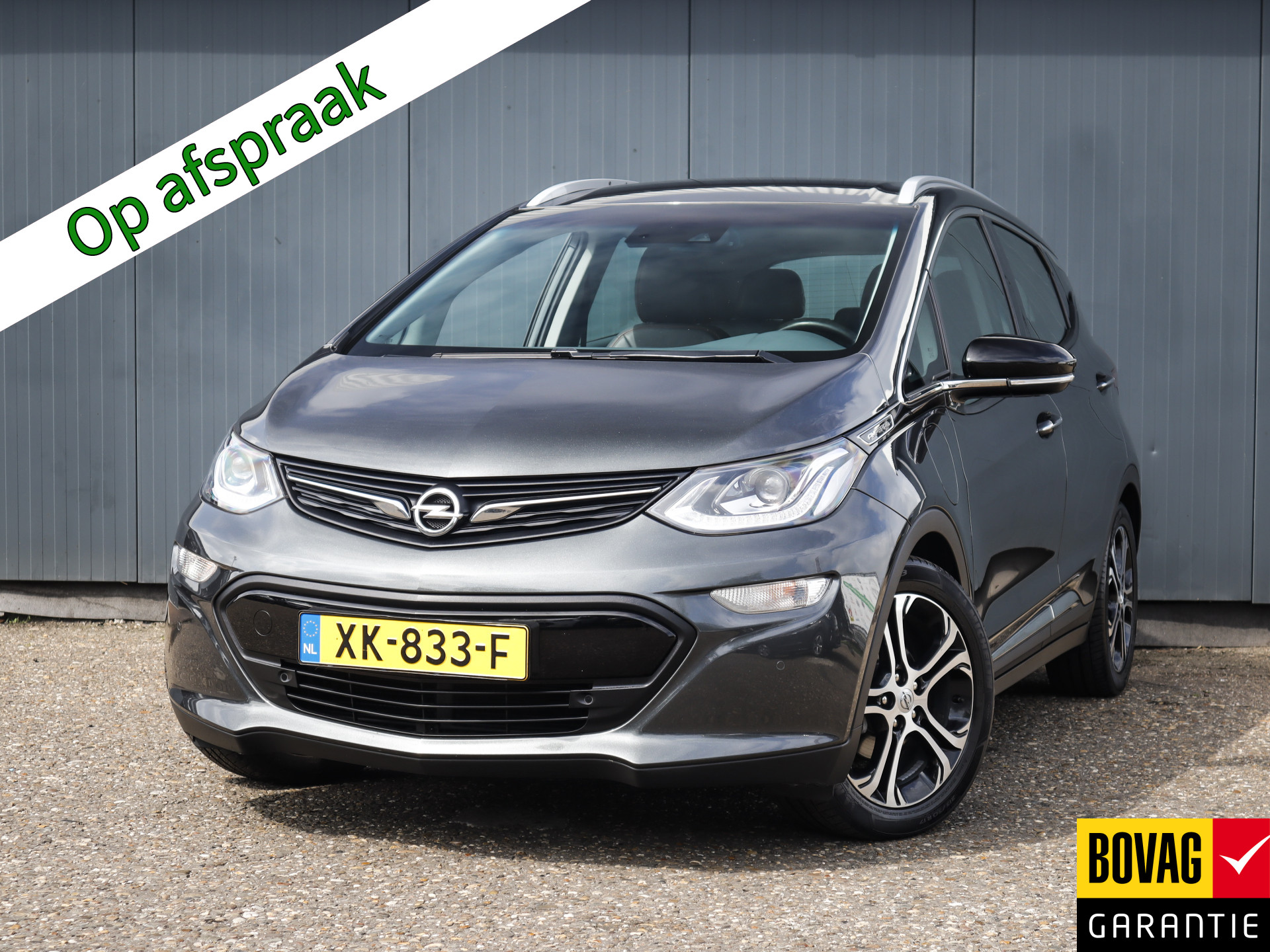 Opel Ampera-E Business executive 60 kWh 1e-eig, Opel-Dealer-Onderh, 12-Mnd-BOVAG, NL-Auto, Leer, Navigatie/Apple-Carplay/Android-Auto, Cruisecontrol, Achteruitrijcamera, Keyless-Entry/Start, Parkeersensoren-V+A, Licht-Zicht-Pakket, Stoelverwarming, Stuurverwarming, Lm-Velgen-17Inch, Privacy-Glas