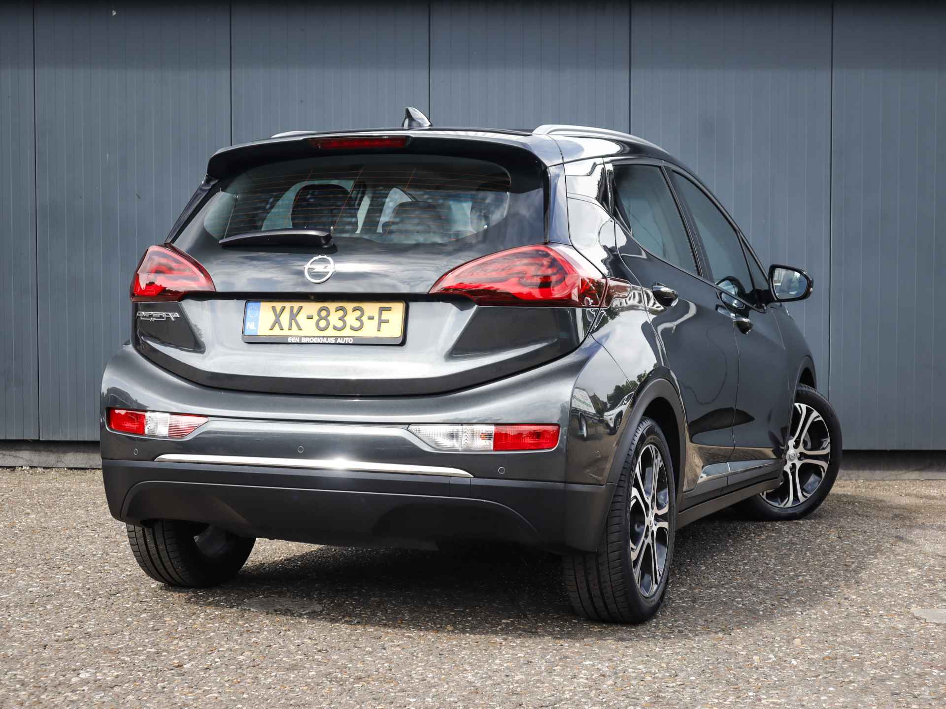 Opel Ampera-E Business executive 60 kWh 1e-eig, Opel-Dealer-Onderh, 12-Mnd-BOVAG, NL-Auto, Leer, Navigatie/Apple-Carplay/Android-Auto, Cruisecontrol, Achteruitrijcamera, Keyless-Entry/Start, Parkeersensoren-V+A, Licht-Zicht-Pakket, Stoelverwarming, Stuurverwarming, Lm-Velgen-17Inch, Privacy-Glas - 4/44