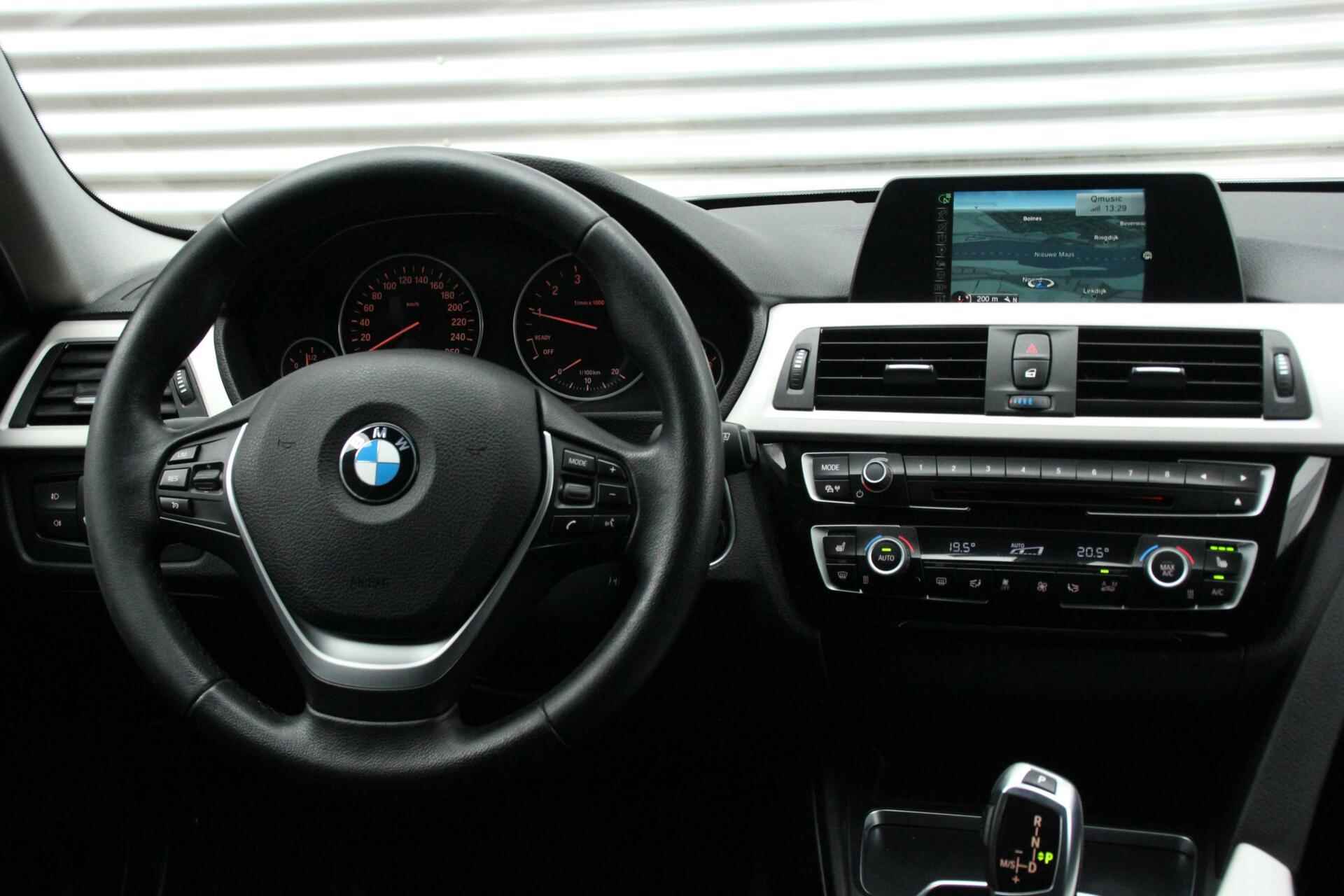 BMW 3-serie Touring 318i Executive Sport Automaat |NAVIGATIE, CRUISE, CLIMATE, STOELVERWARMING, PDC, LED, BLUETOOTH, ELKTR. KLEP, 19 INCH| - 7/26