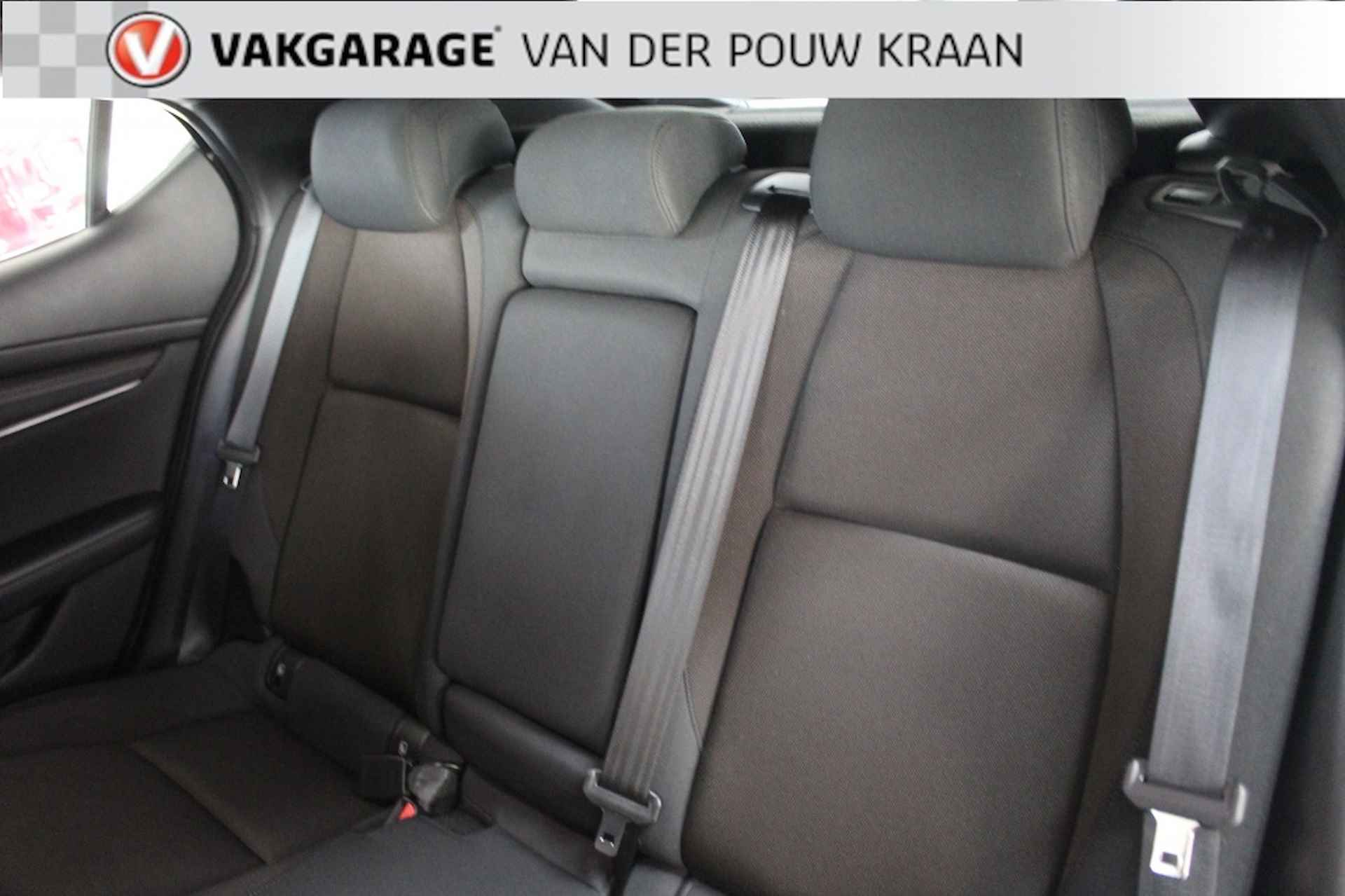 Mazda 3 2.0 e-SkyActiv-G Navigatie / Cruise control - 26/32