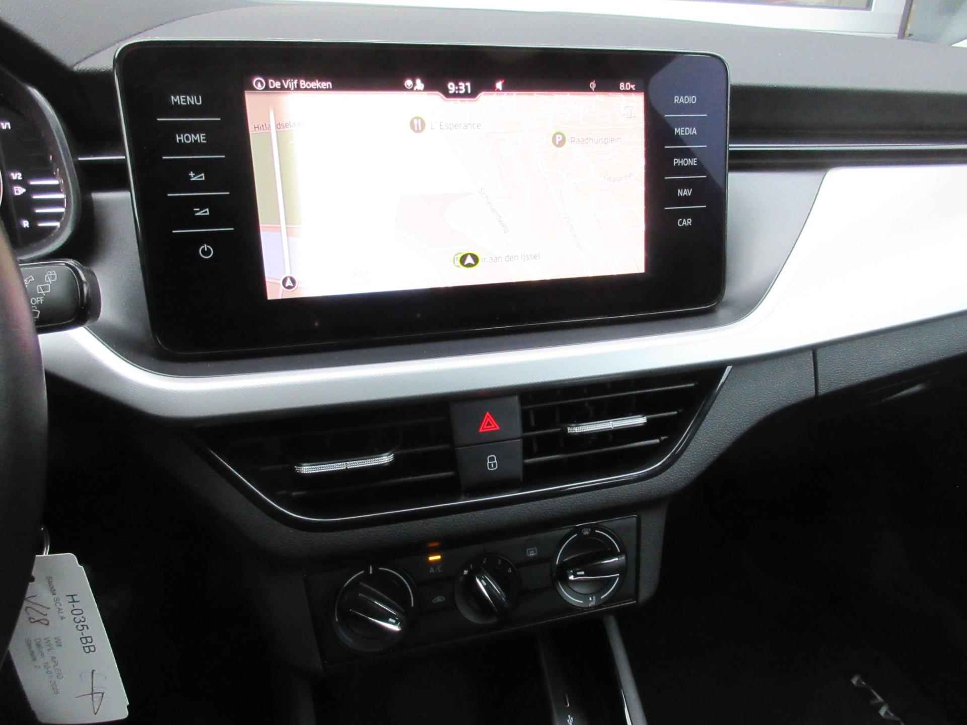 Skoda Scala 1.0 TSI Ambition / Navi / Carplay/ L.M. Velgen - 24/28