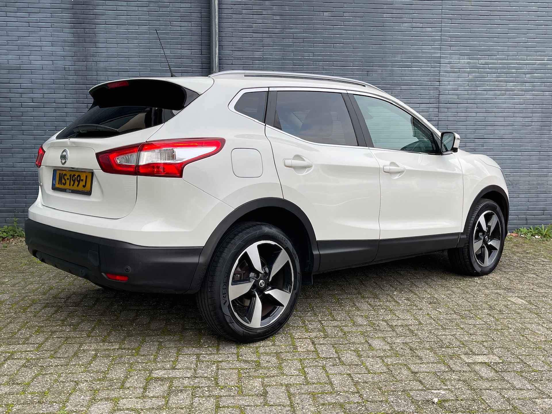 NISSAN Qashqai 1.2 115pk DIG-T Automaat N-Connecta | Panoramadak | Navigatie | Cruisecontrol | Climatecontrol | - 2/26