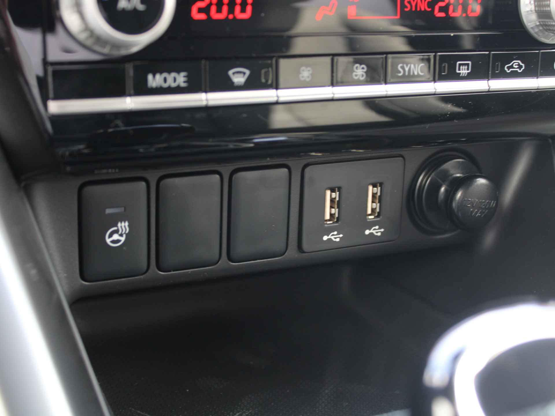 Mitsubishi Eclipse Cross 2.4 PHEV Black Edition, Adaptieve Cruise Control, Premium Audio, Standkachel, 18 Inch Lichtmetalen velgen, € 8.700,-,- korting! - 22/42