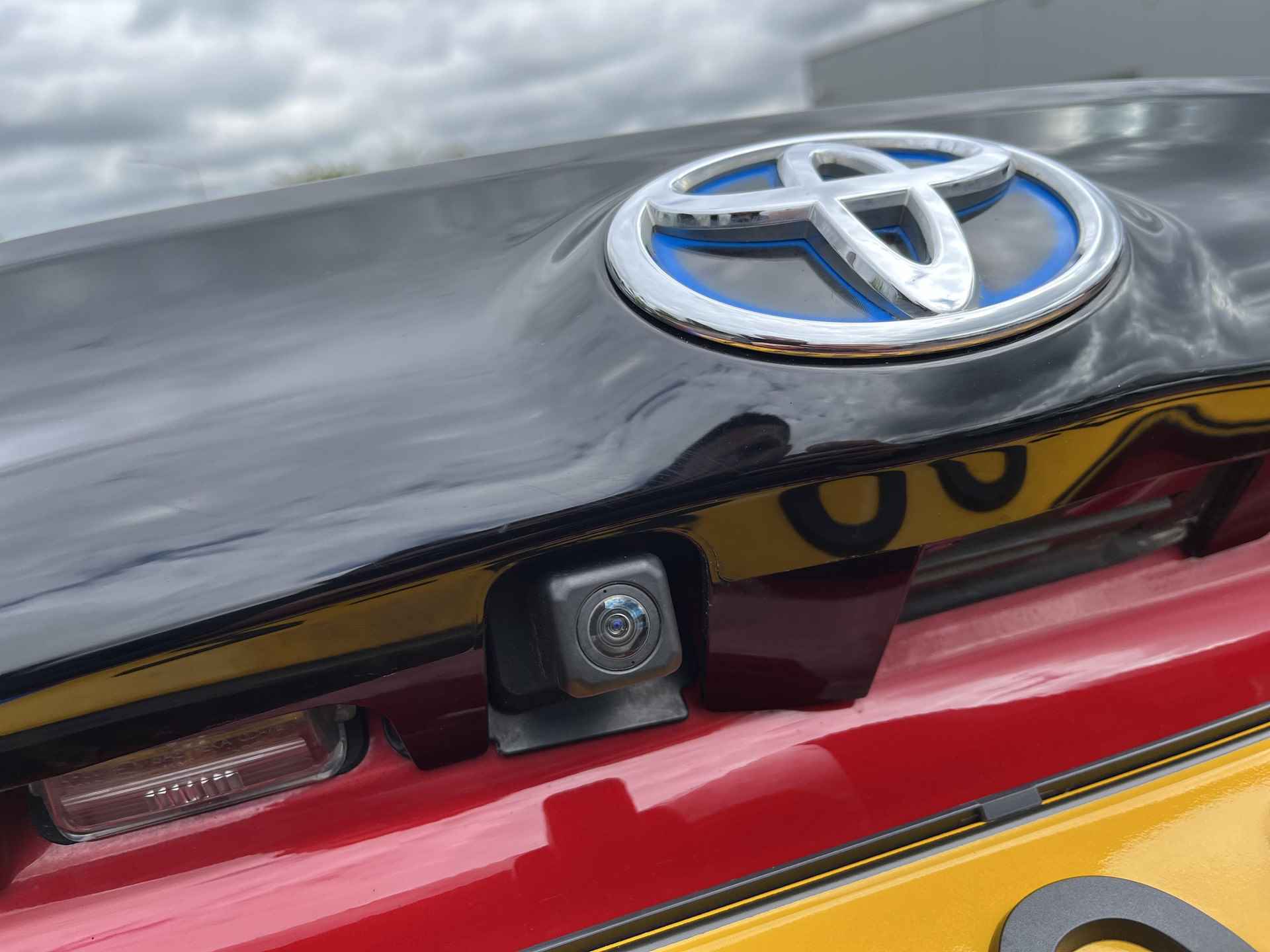 Toyota Yaris 1.5 Hybrid Dynamic | Apple CarPlay/Android auto | Achteruitrijcamera - 11/29
