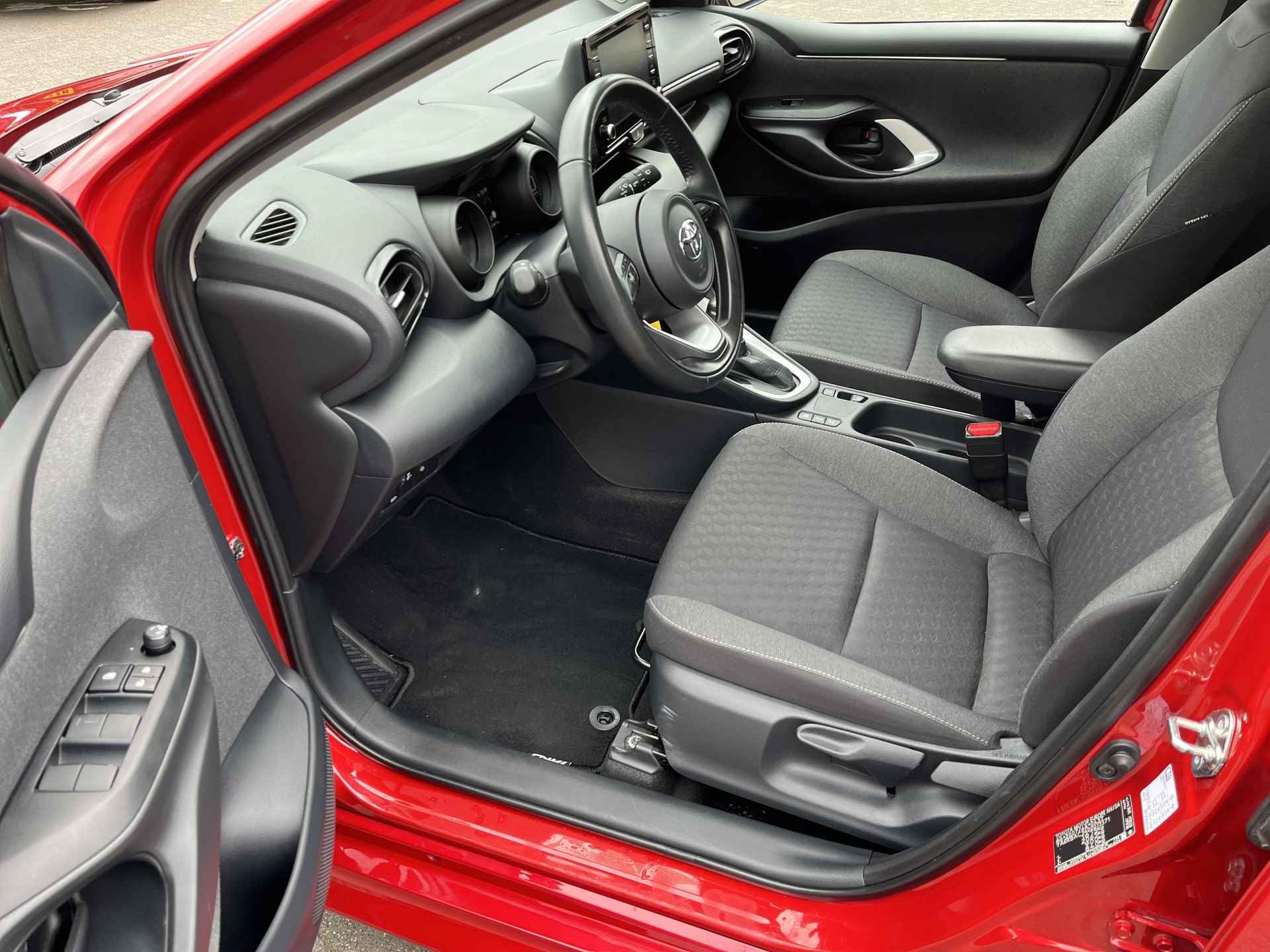Toyota Yaris 1.5 Hybrid Dynamic | Apple CarPlay/Android auto | Achteruitrijcamera - 13/29