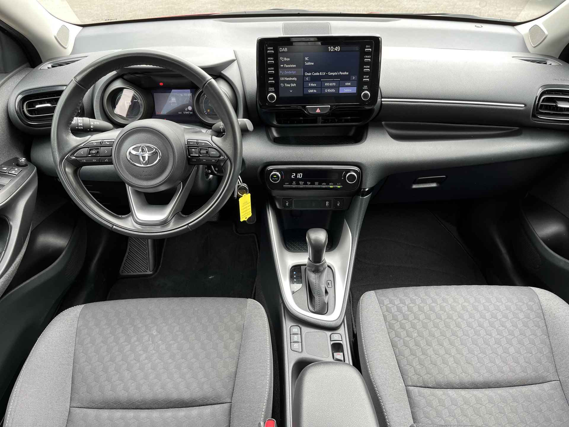 Toyota Yaris 1.5 Hybrid Dynamic | Apple CarPlay/Android auto | Achteruitrijcamera - 15/29