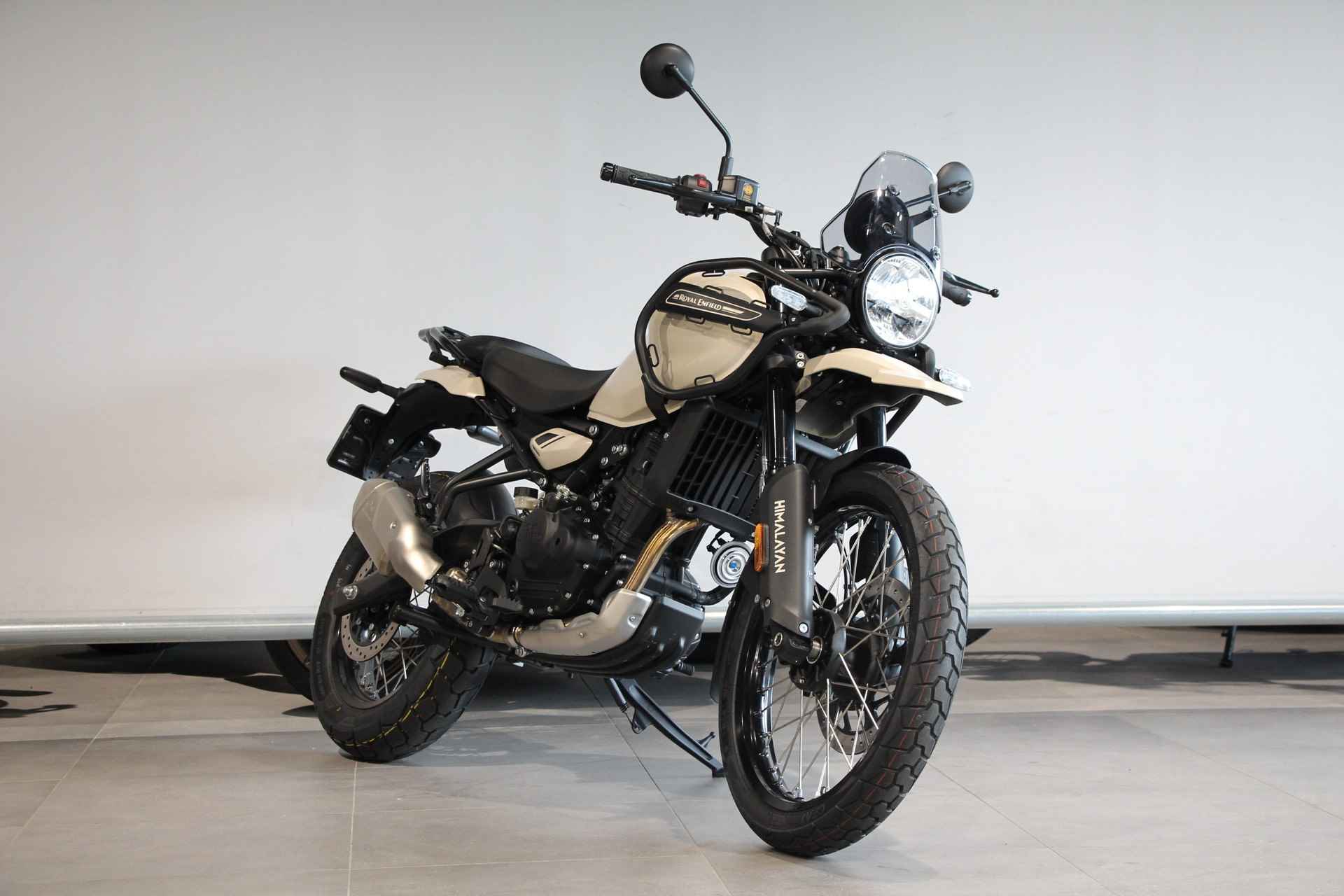 Royal-Enfield HIMALAYAN 452 - 2/15