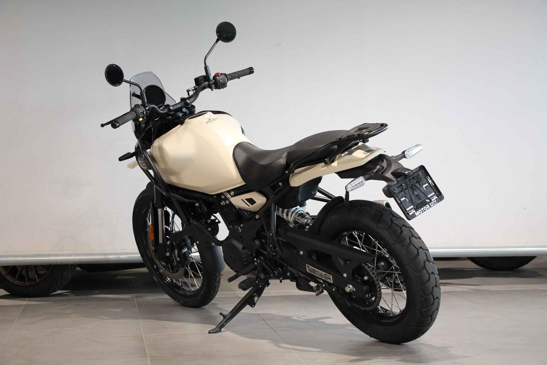 Royal-Enfield HIMALAYAN 452 - 6/15