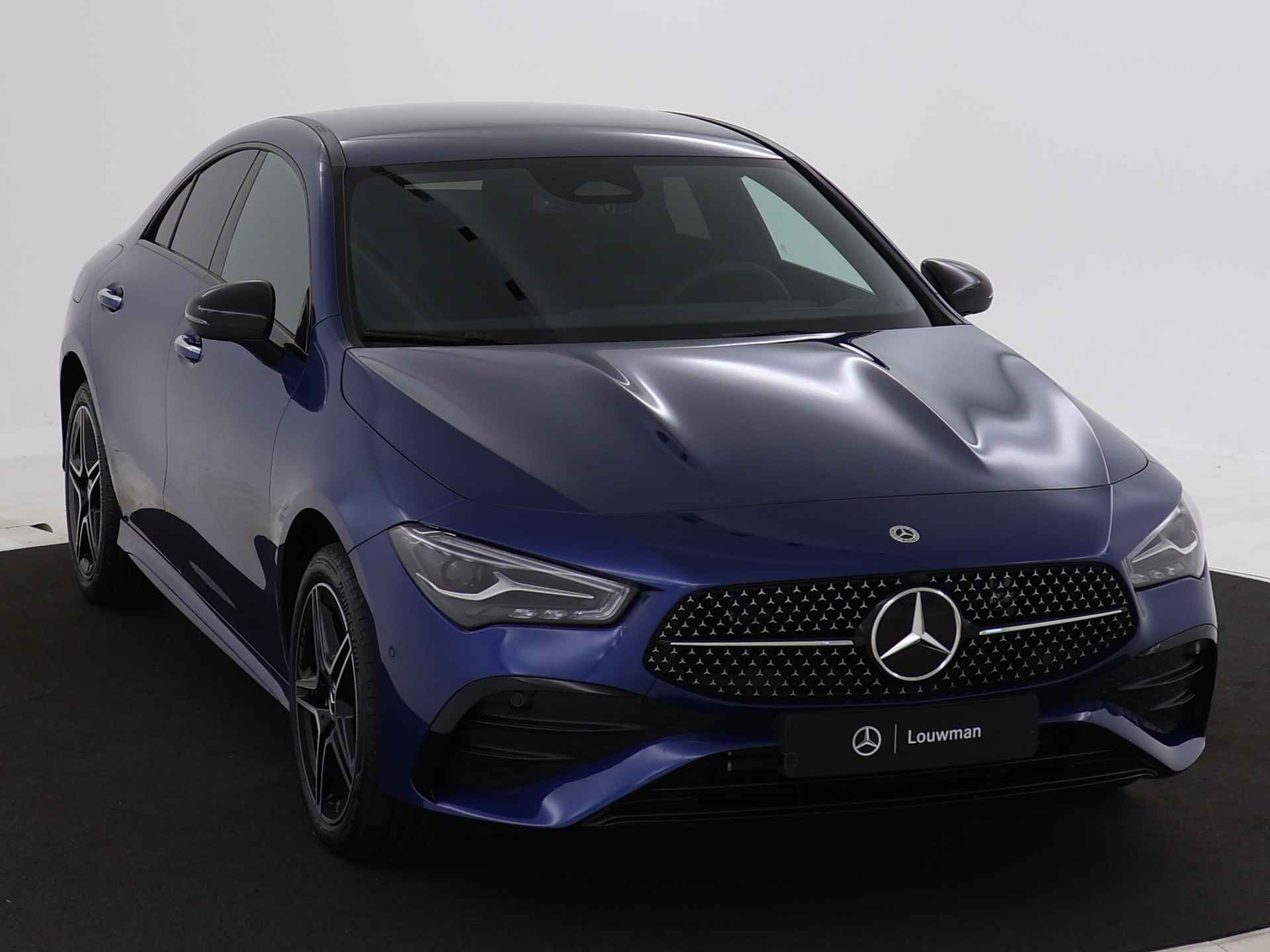 Mercedes-Benz CLA-Klasse 250 e Star Edition AMG Line | Nightpakket | KEYLESS GO-comfortpakket | Parkeerpakket met achteruitrijcamera | USB pakket plus | Sfeerverlichting | Verwarmde stoelen vooraan | Dodehoekassistent | - 23/40