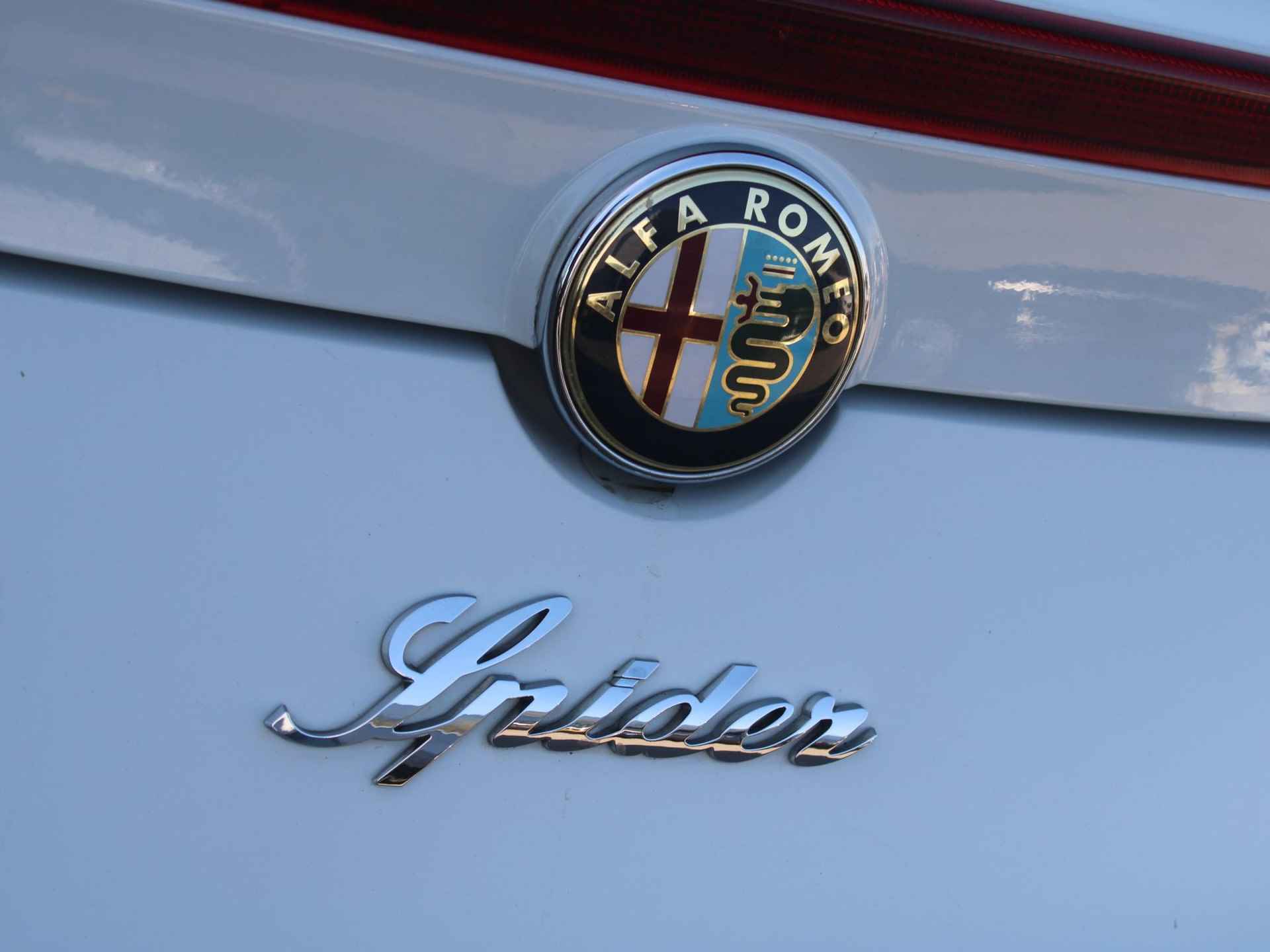 Alfa Romeo Spider 1750 Turbo Sport | Clima | Cruise | Xenon | Stoelverwarming | Elek. Stoelen | 19" | Leder | Elek. Kap | All Weather | BOSE - 11/31