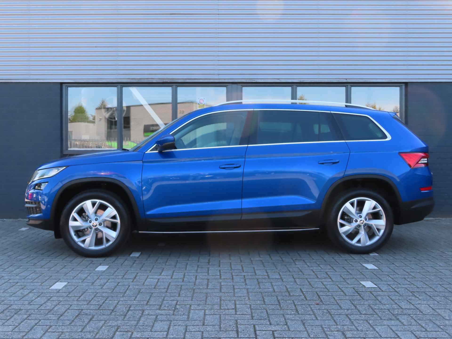 Škoda Kodiaq 1.5 TSI Business Edition Plus DSG | leder | stoelkoeling + verwarming | trekhaak wegklaarbaar | elektrisch verstelbare stoel + geheugen | virtual cockpit | adaptive cruise - 4/33