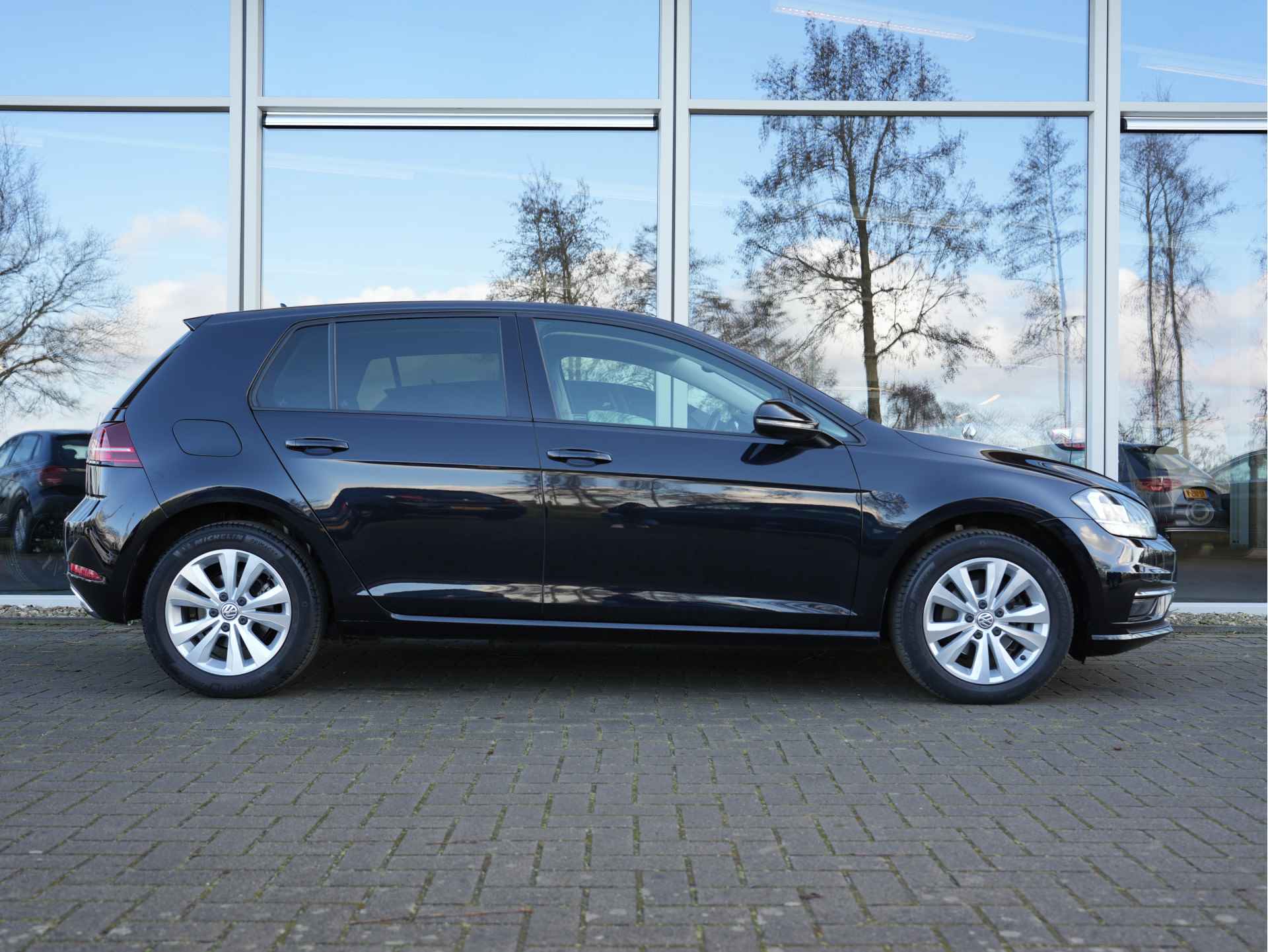 Volkswagen Golf 1.0 TSI Comfortline Business | Navigatie | Climate Control | Stoelverwarming - 7/33