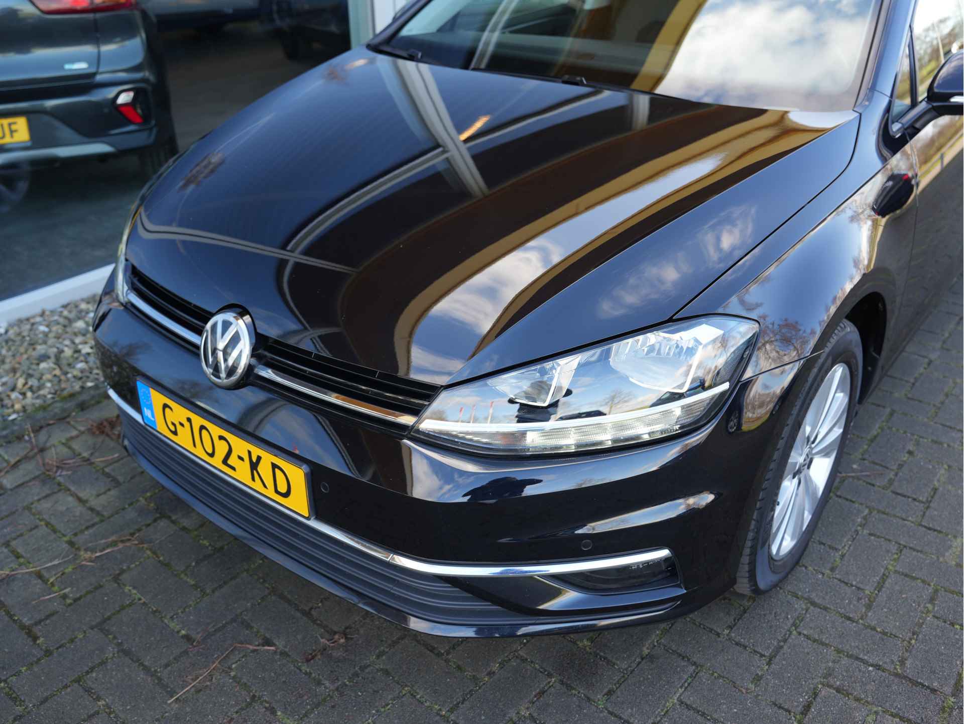 Volkswagen Golf 1.0 TSI Comfortline Business | Navigatie | Climate Control | Stoelverwarming - 8/33