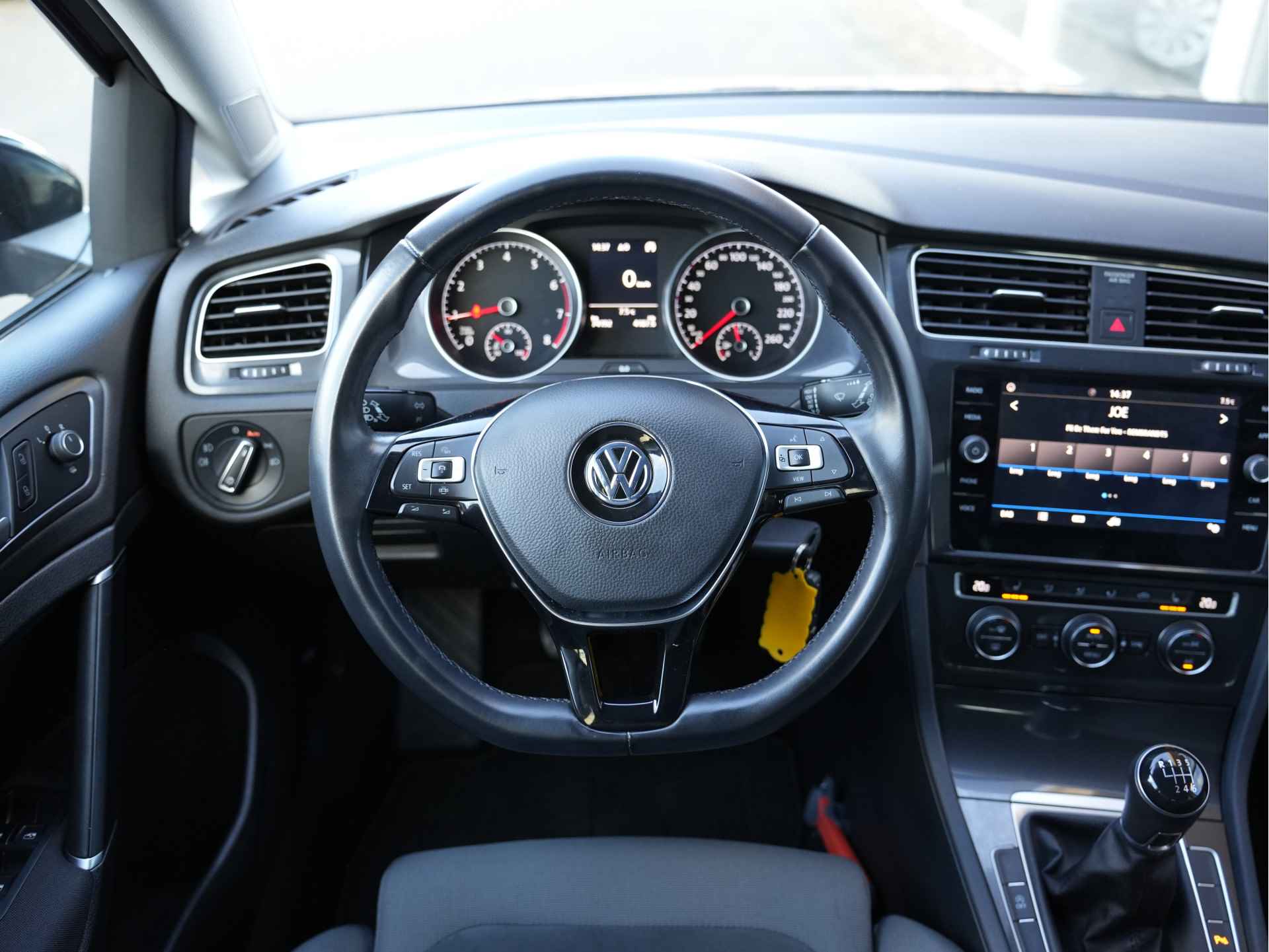 Volkswagen Golf 1.0 TSI Comfortline Business | Navigatie | Climate Control | Stoelverwarming - 14/33